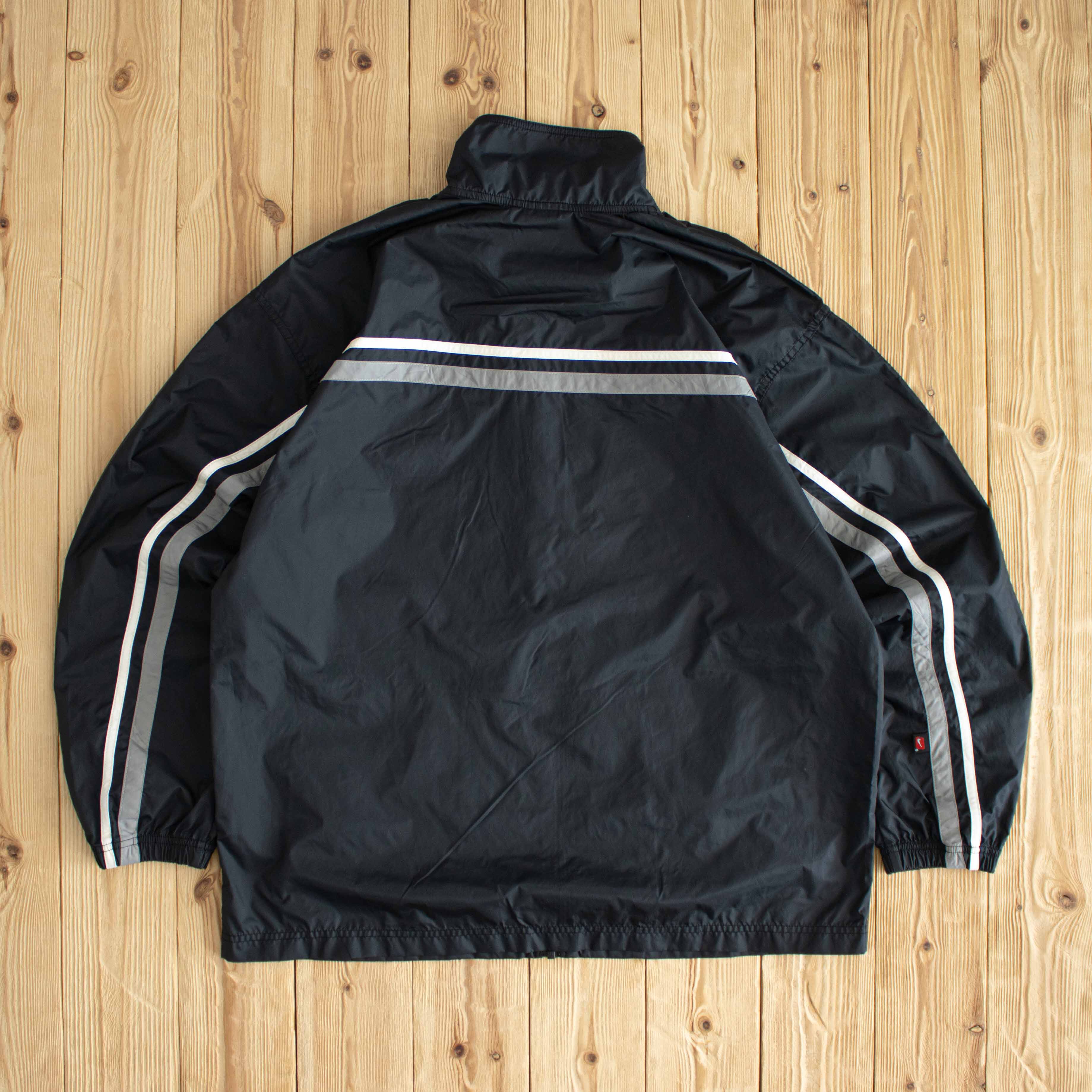 (L) Nike Vintage Essential Embroidered Light Jacket Black