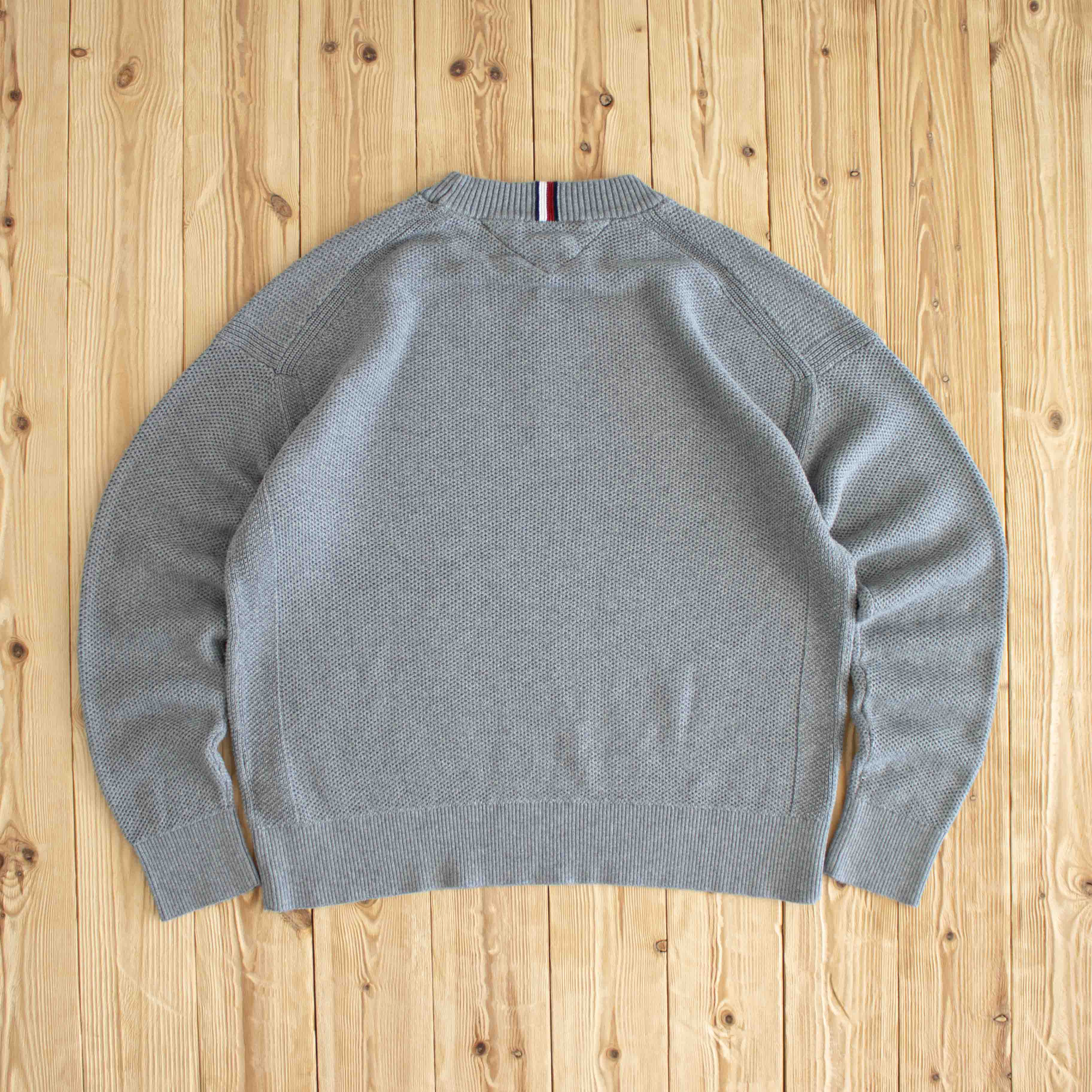 (L) Tommy Hilfiger Vintage Embroidered Sweater Gray