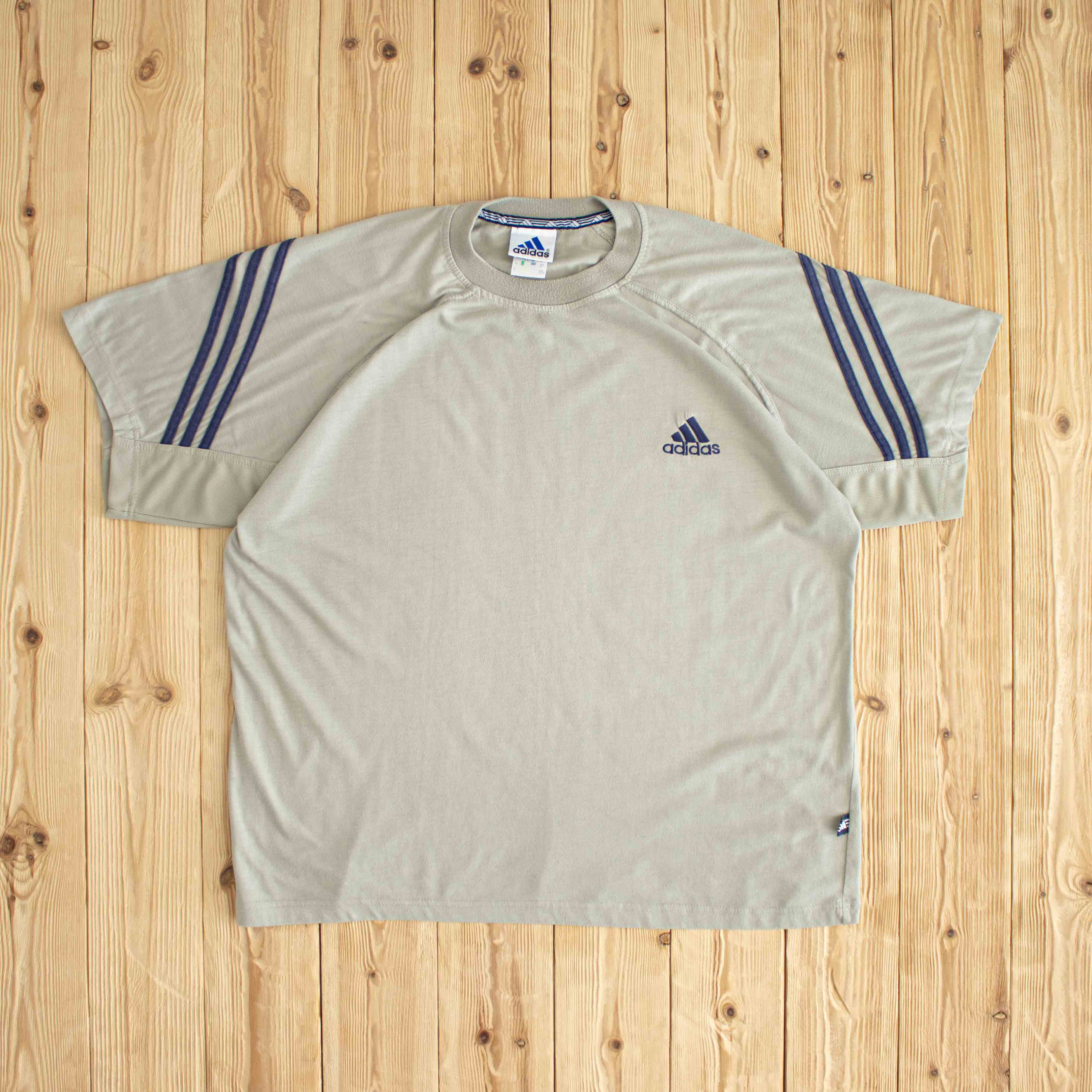 (L/XL) Adidas Vintage Embroidered Essential T-Shirt Beige