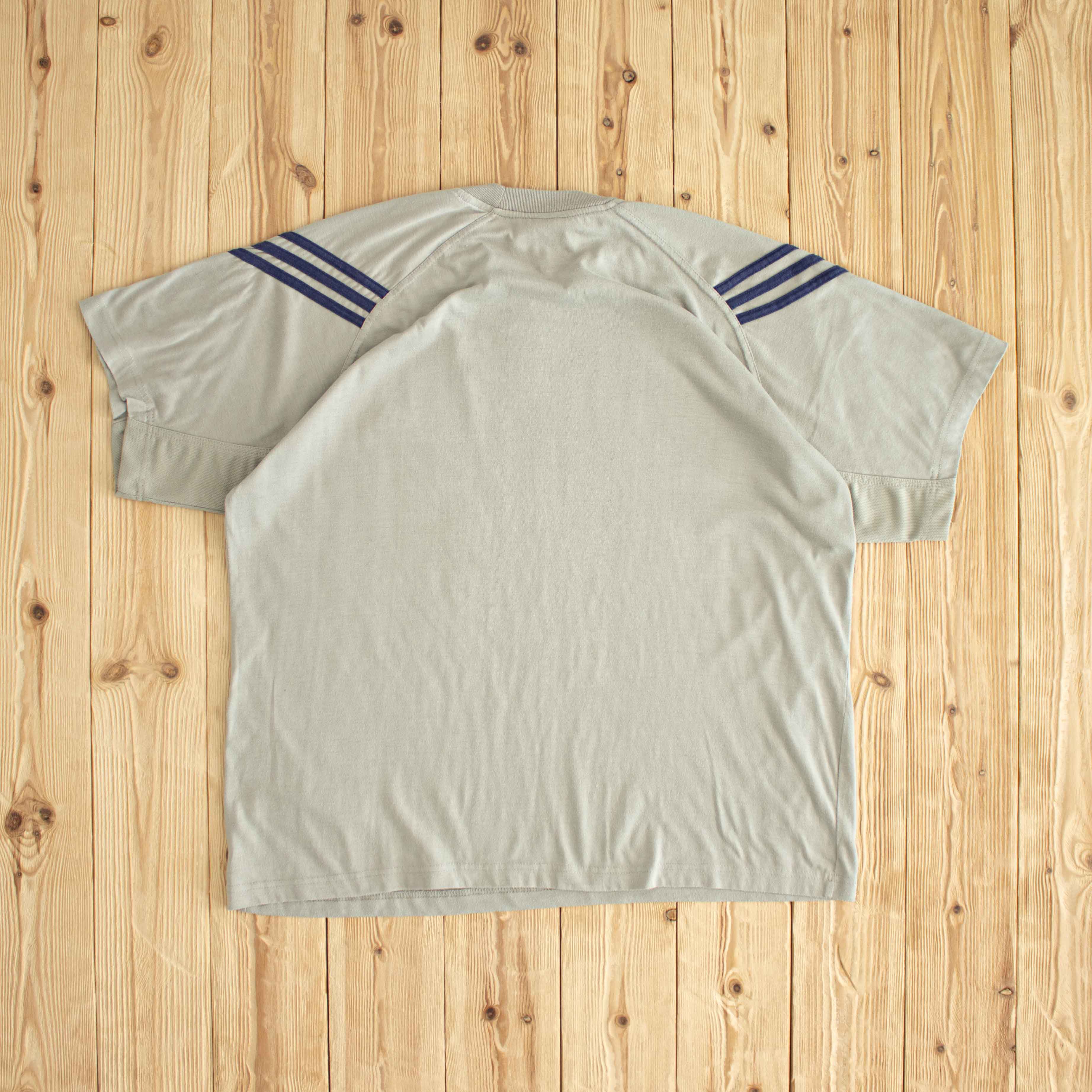 (L/XL) Adidas Vintage Embroidered Essential T-Shirt Beige