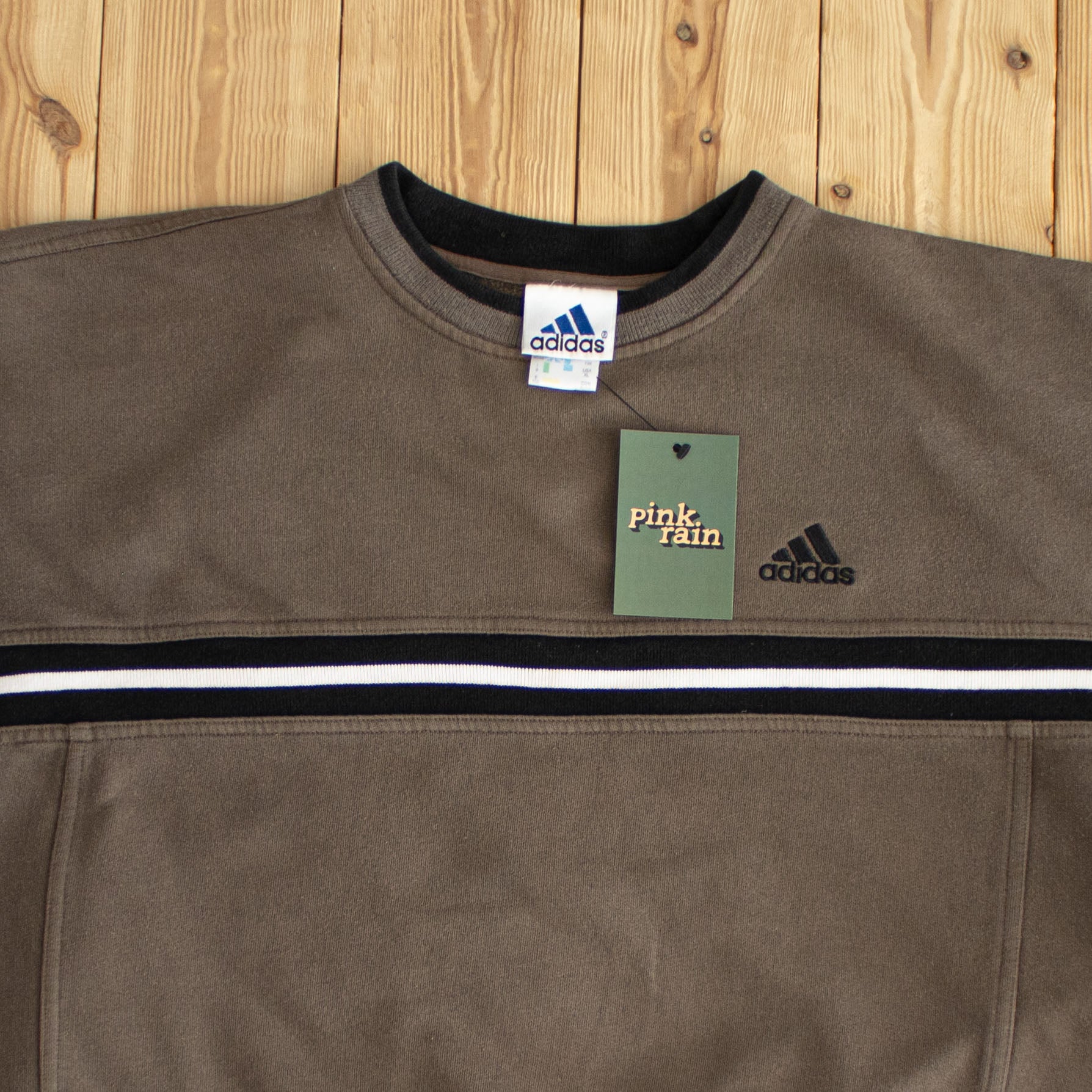 (L) Adidas Vintage Essential Embroidered Sweatshirt Brown