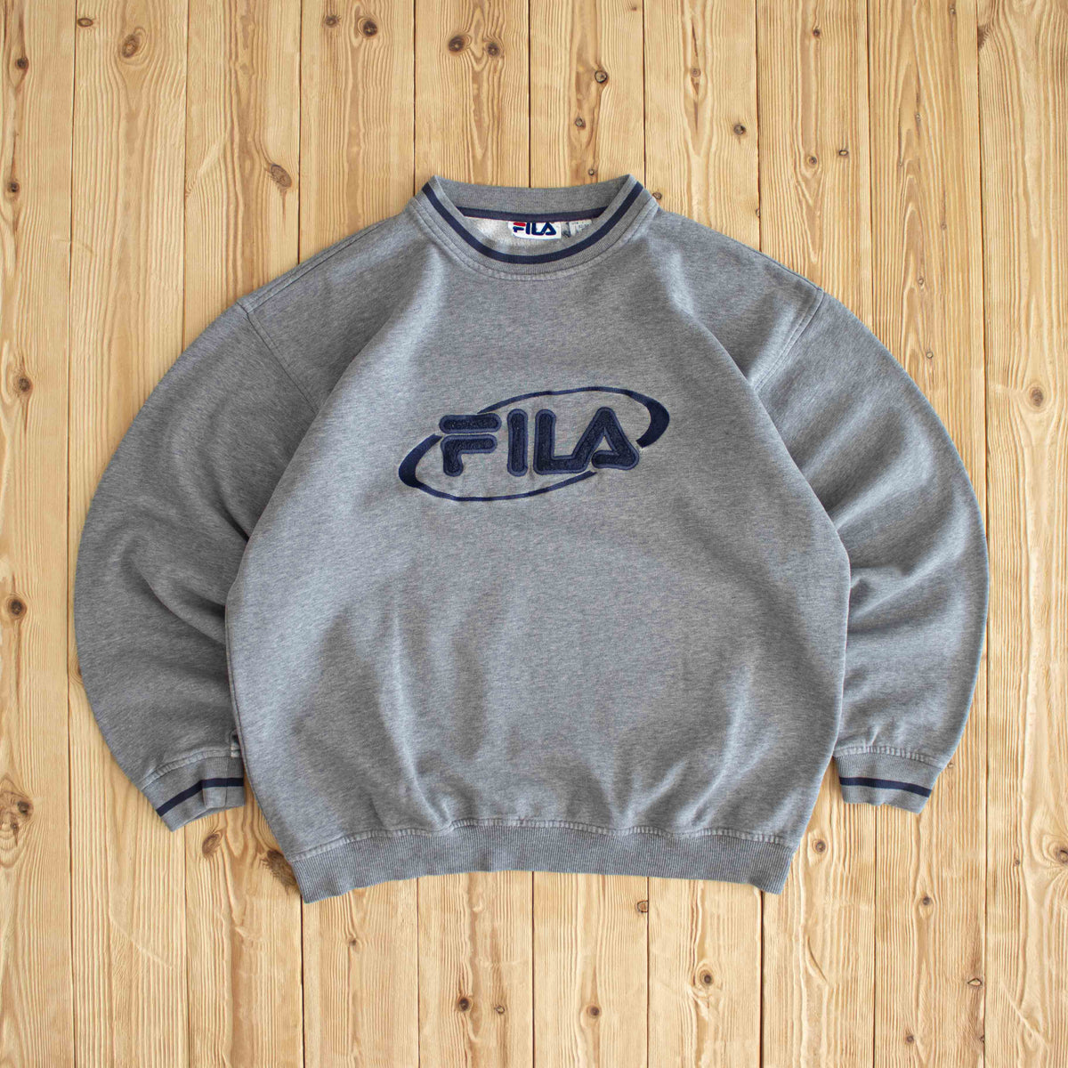 (M/L) Fila Vintage Embroidered Sweatshirt Gray