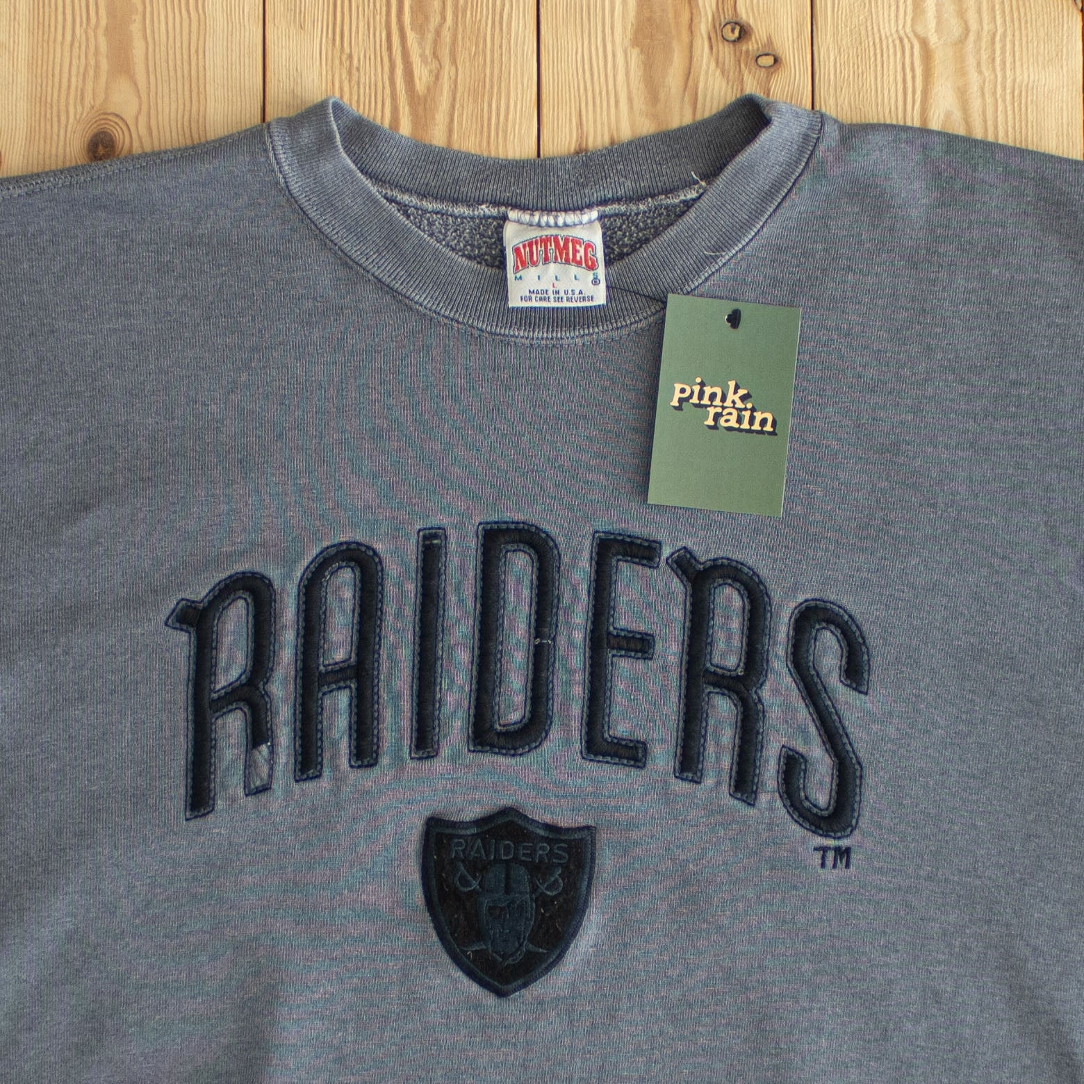 (M) Nutmeg Oakland Raiders Vintage Embroidered Sweatshirt Gray