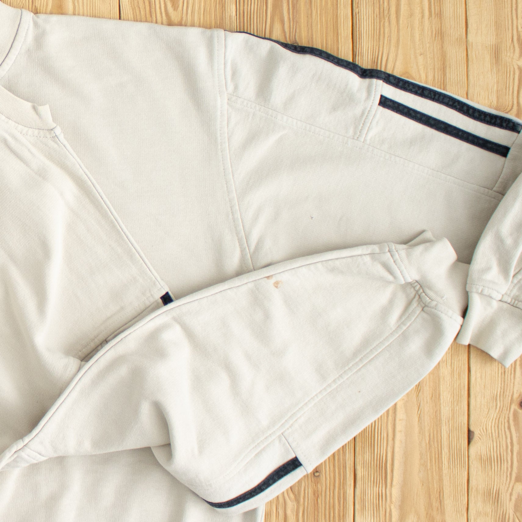 (L) Adidas Logo Vintage Sweatshirt Beige
