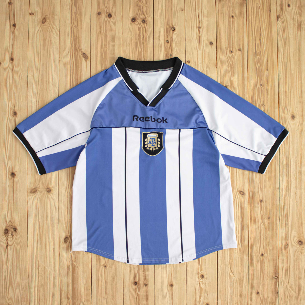 (L/XL) Reebok Argentina Vintage Embroidered T-Shirt Blue