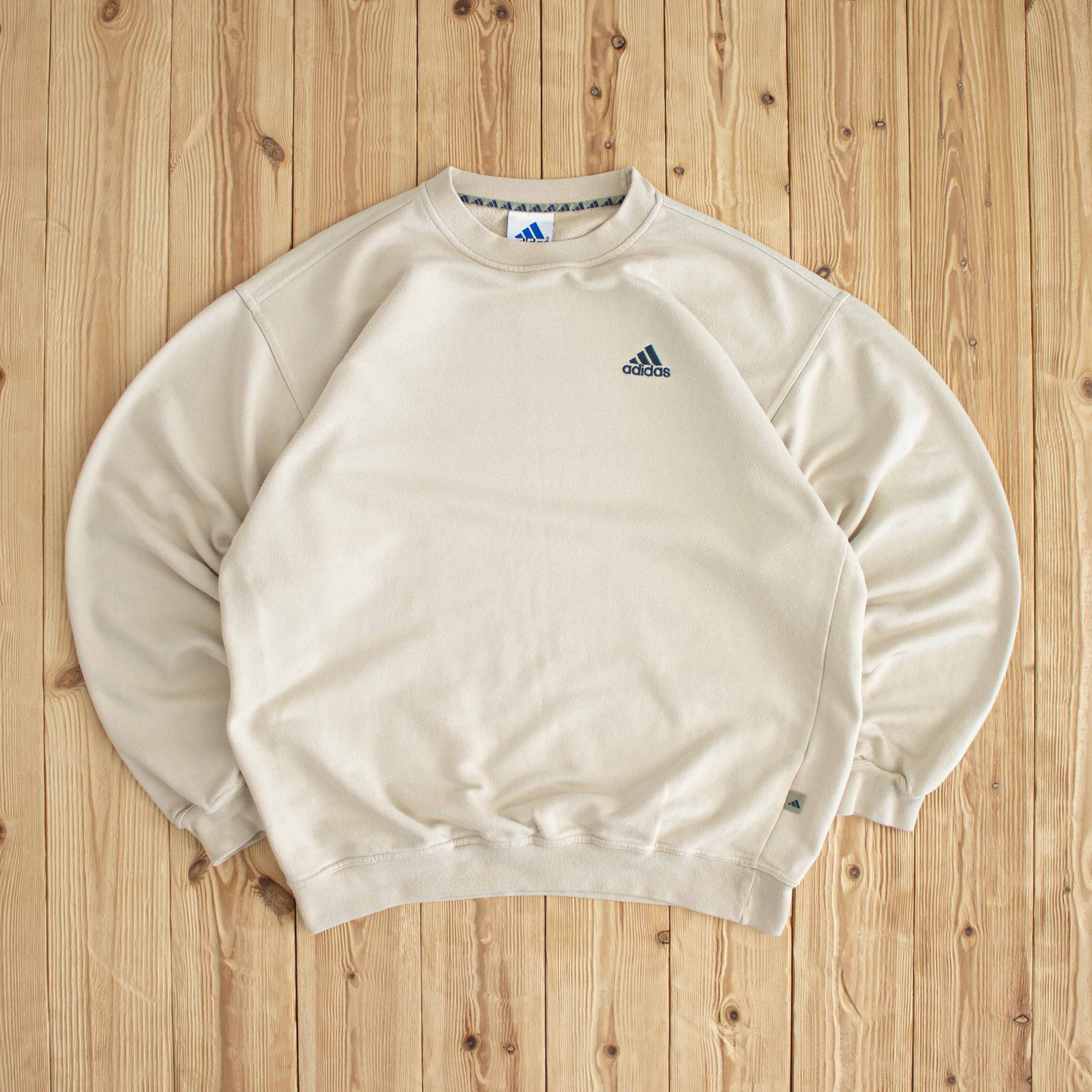 (L) Adidas Vintage Essential Embroidered Sweatshirt Beige