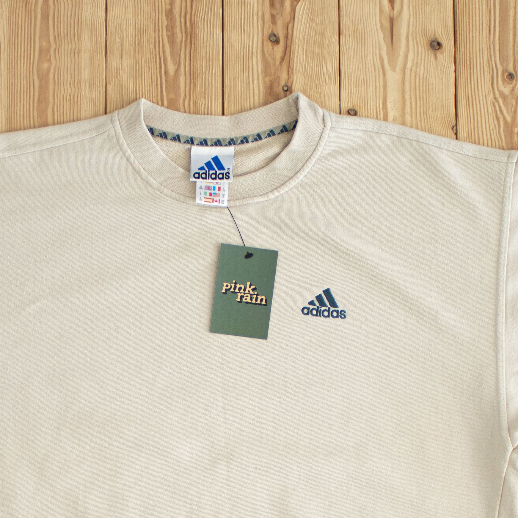 (L) Adidas Vintage Essential Embroidered Sweatshirt Beige