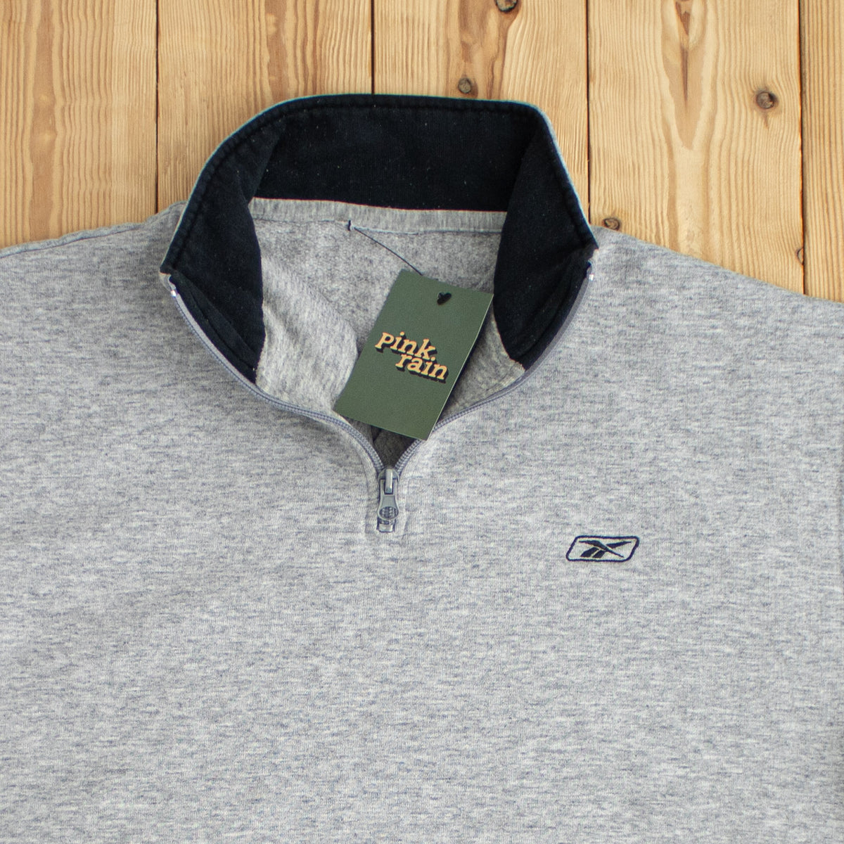 (M) Reebok Vintage Essential Embroidered Quarter-Zip Gray