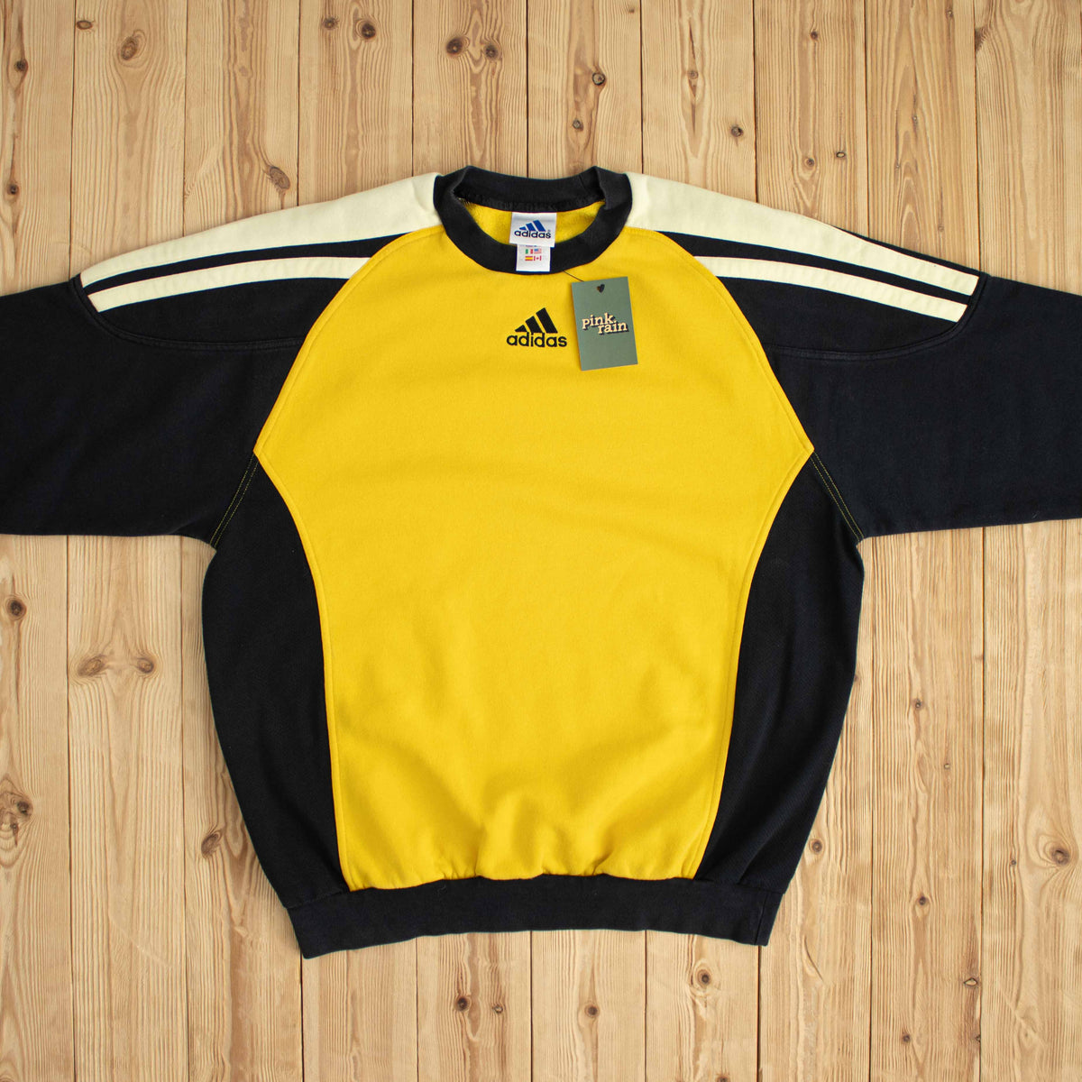(XL) Adidas Center Logo Vintage Embroidered Sweatshirt Yellow