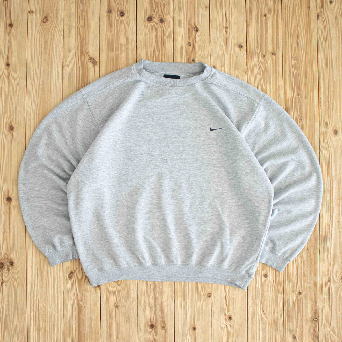 (L) Nike Vintage Essential Embroidered Sweatshirt Gray