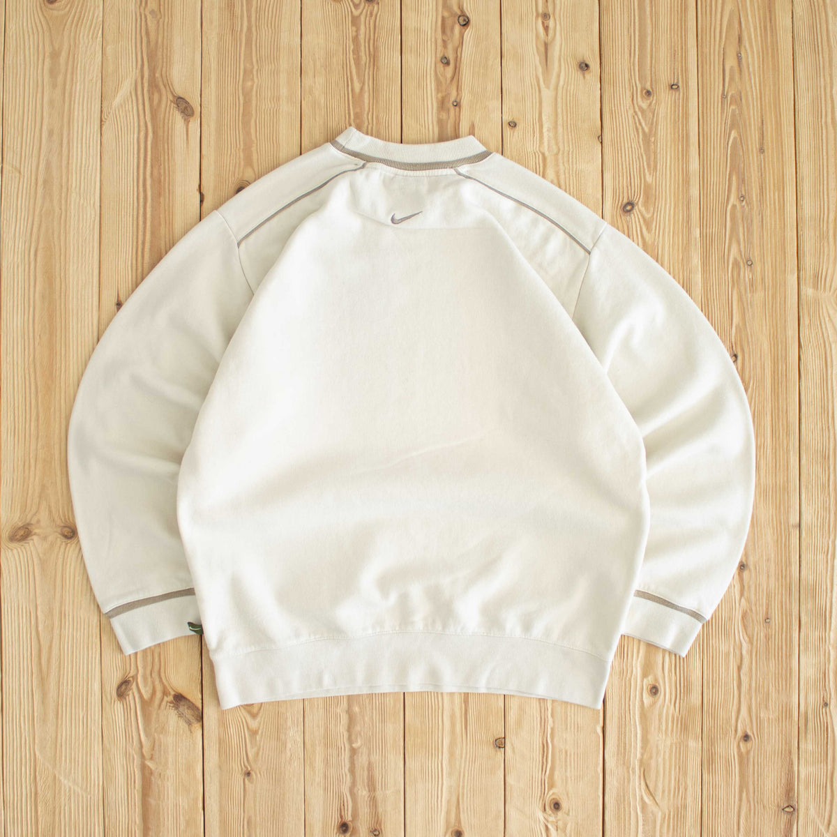 (S) Nike Swoosh Vintage Sweatshirt Beige