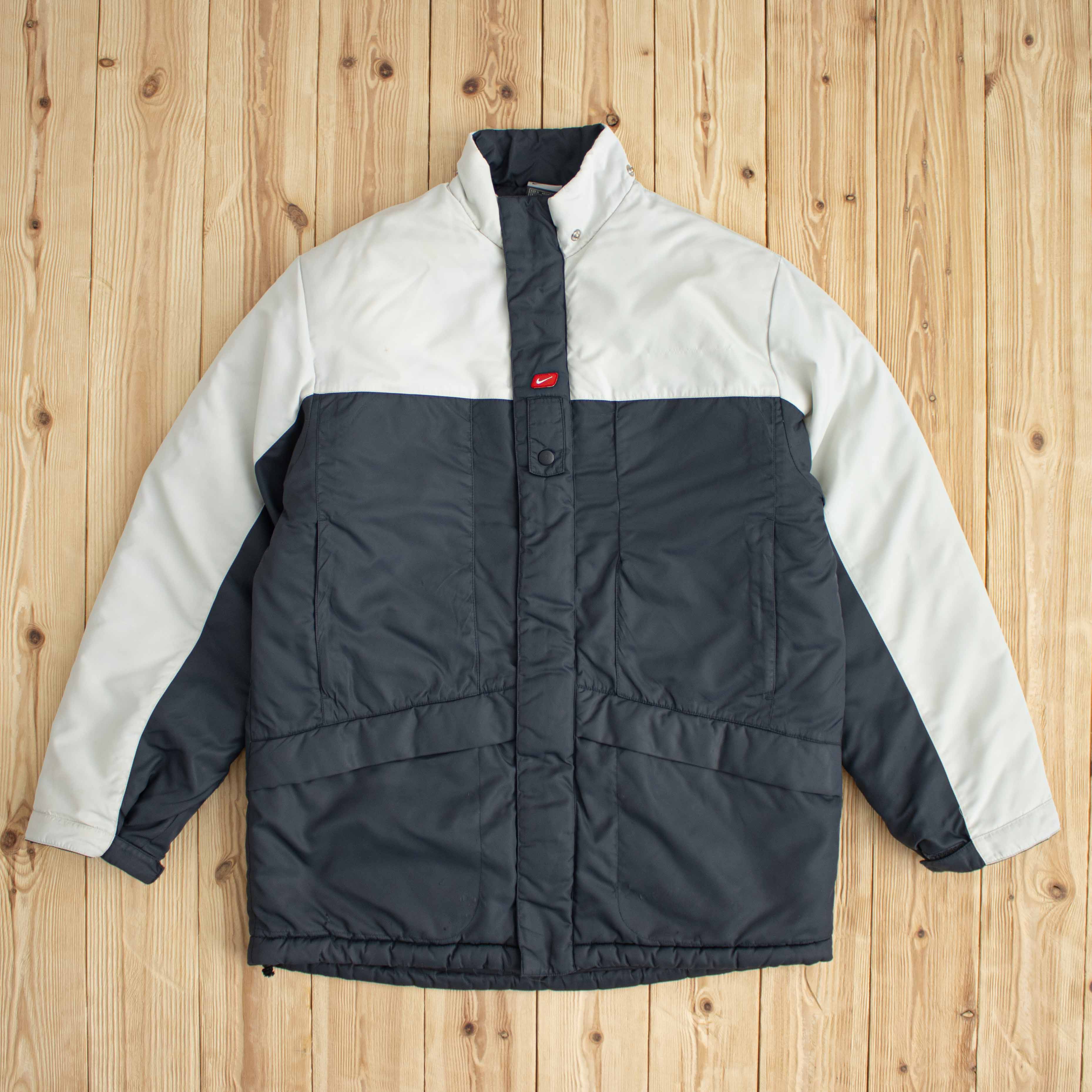 (M) Vintage Nike Embroidered Puffer Jacket