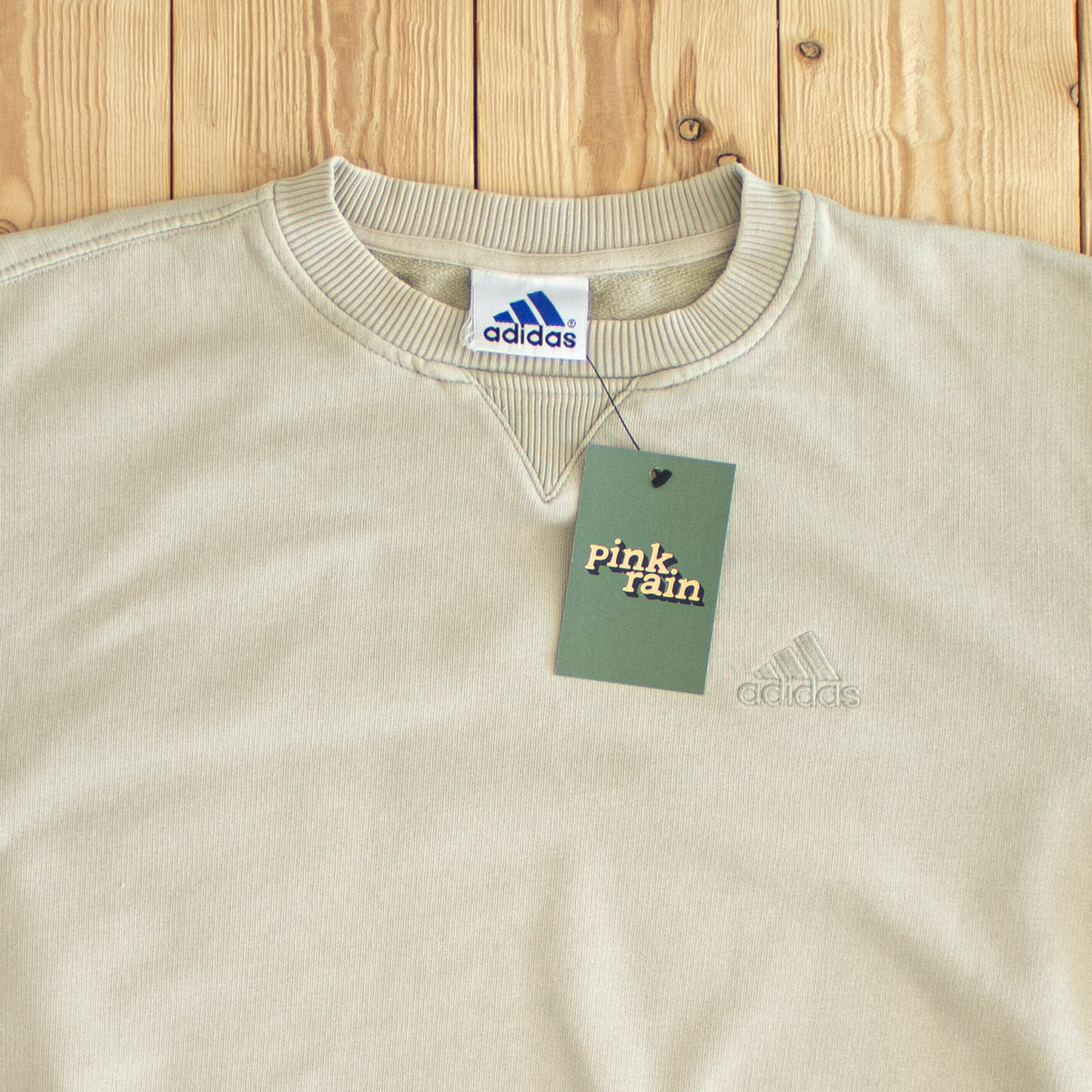 (S) Adidas Essential Vintage Embroidered Sweatshirt Beige