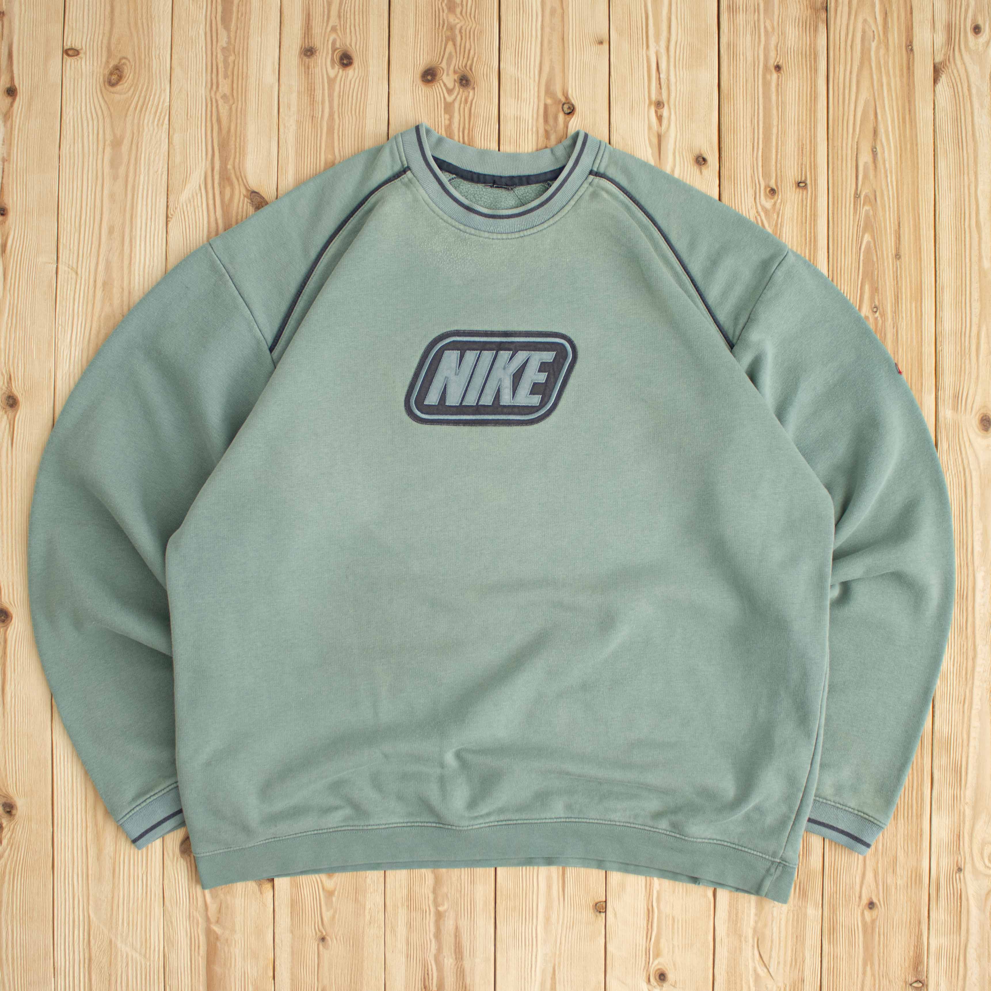 (XL) Vintage Nike Spell Out Embroidered Sweatshirt