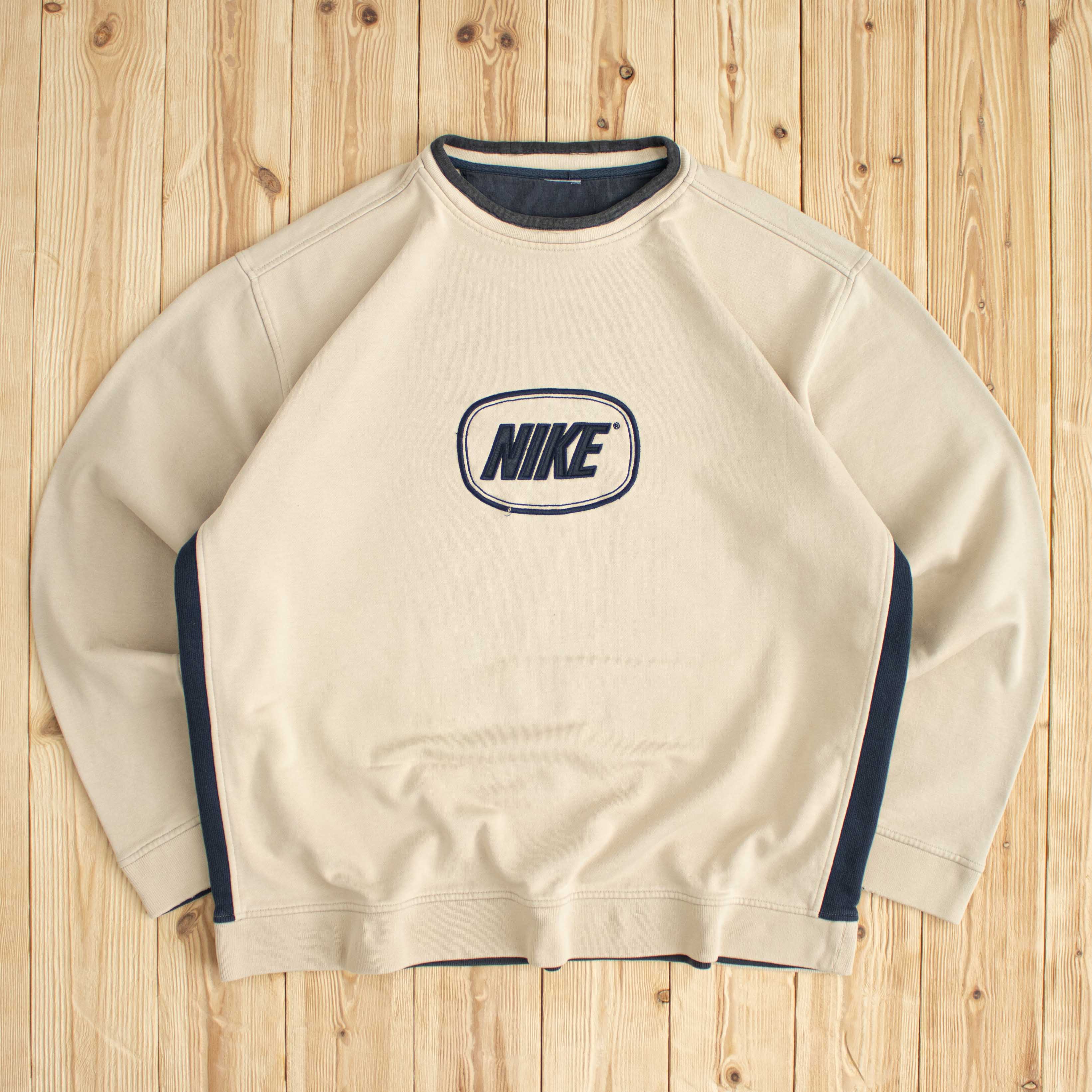 (L) Vintage Nike Spell Out Embroidered Sweatshirt