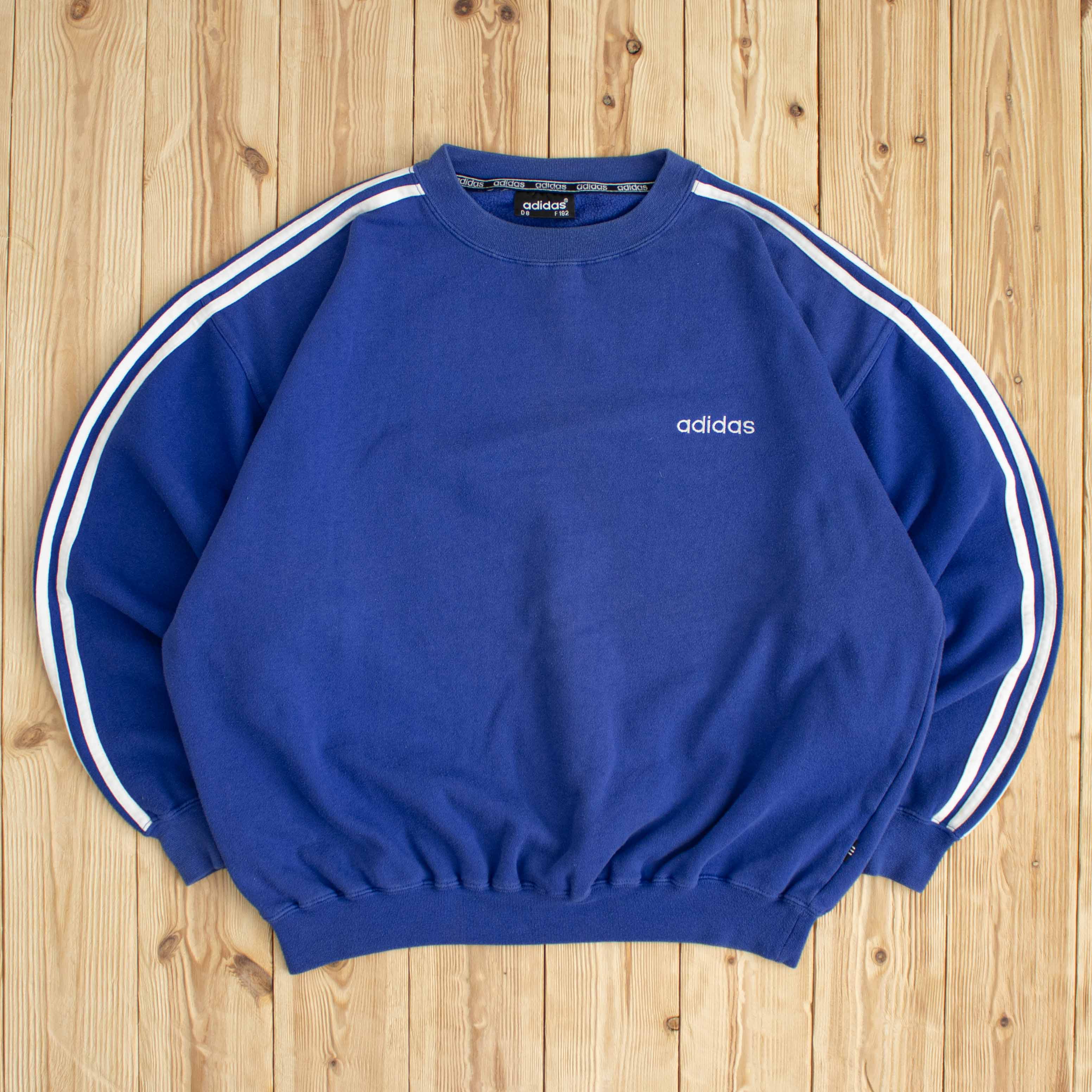(L) Vintage Adidas Essential Embroidered Sweatshirt