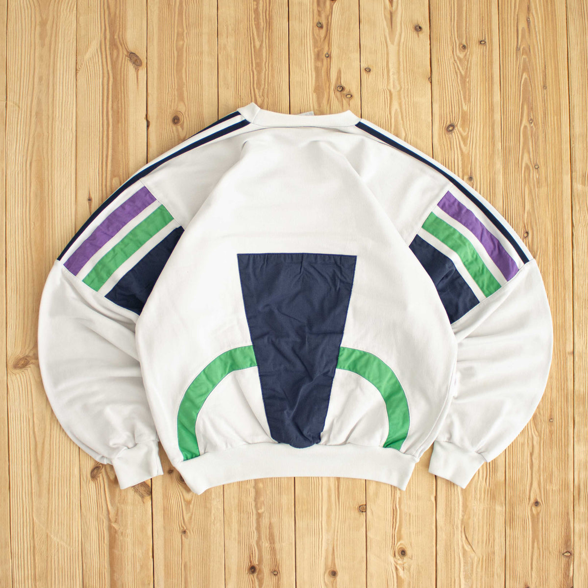 (S/M) Adidas Vintage Embroidered Sweatshirt White