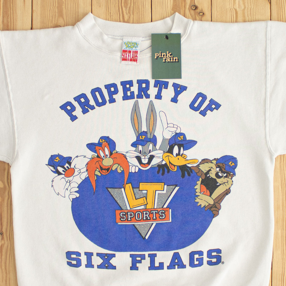 (S) Looney Tunes 'Property of Six Flags' Vintage Sweatshirt White