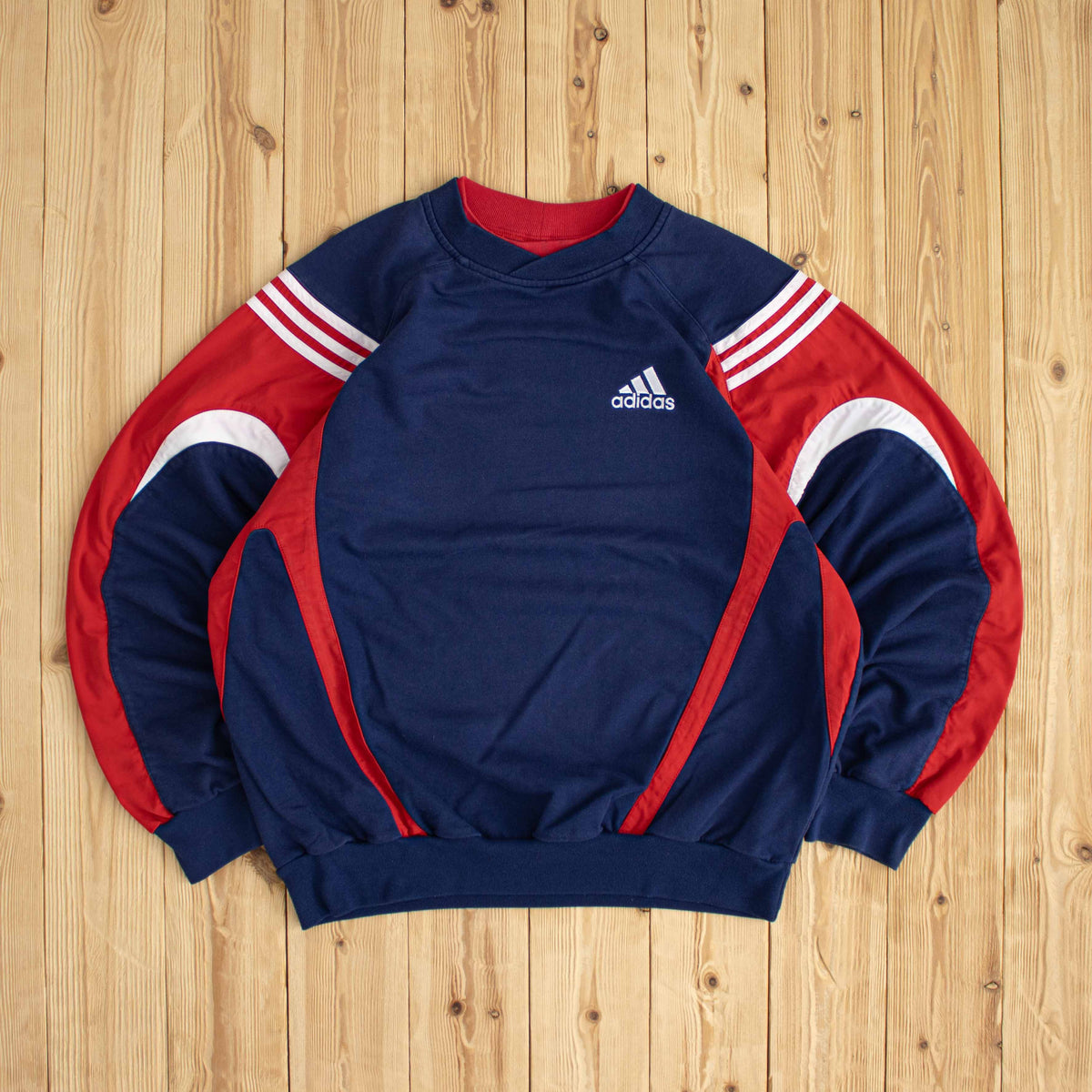 (L) Adidas Vintage Essential Embroidered Sweatshirt Blue Red