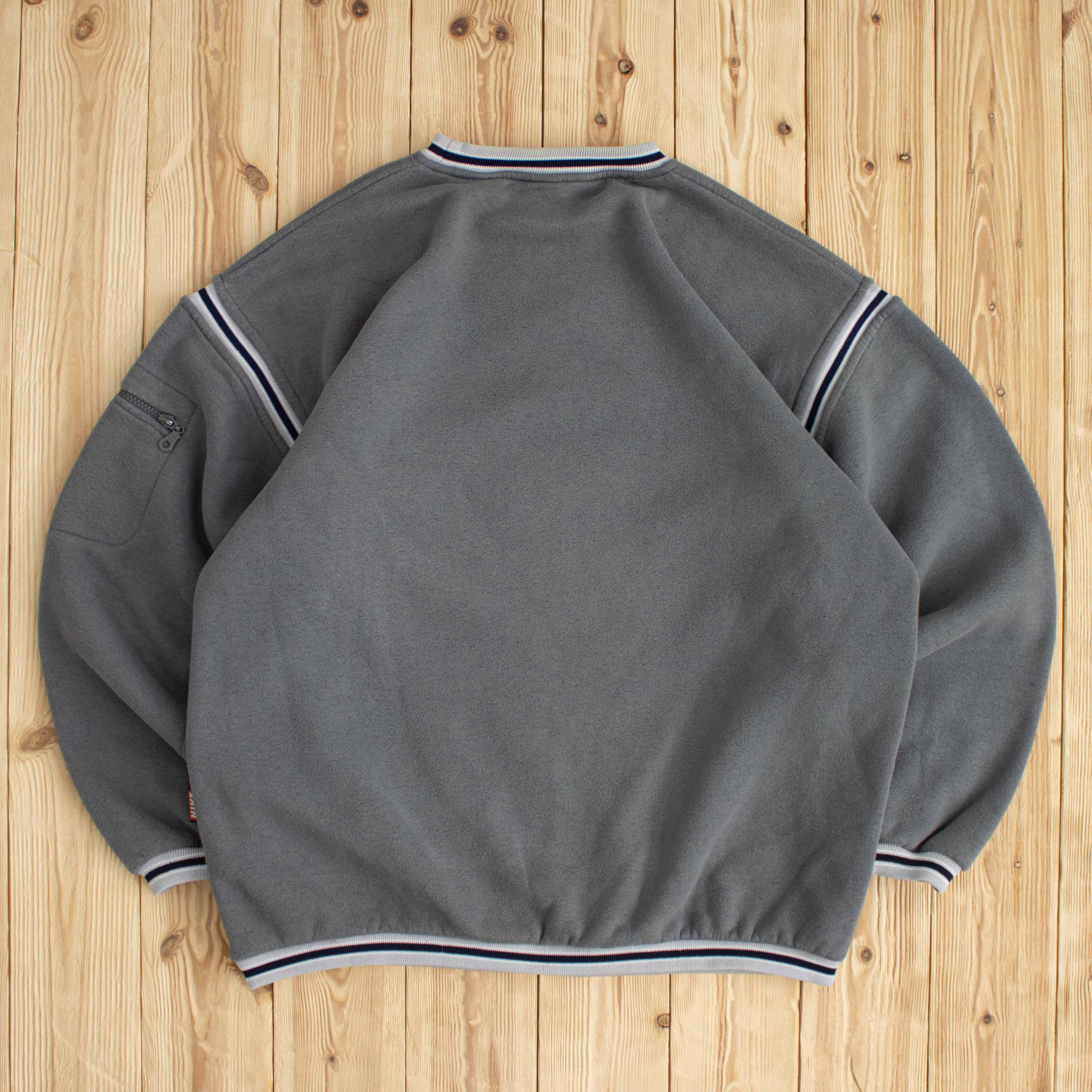 (L) Vintage Nike ACG Embroidered Sweatshirt