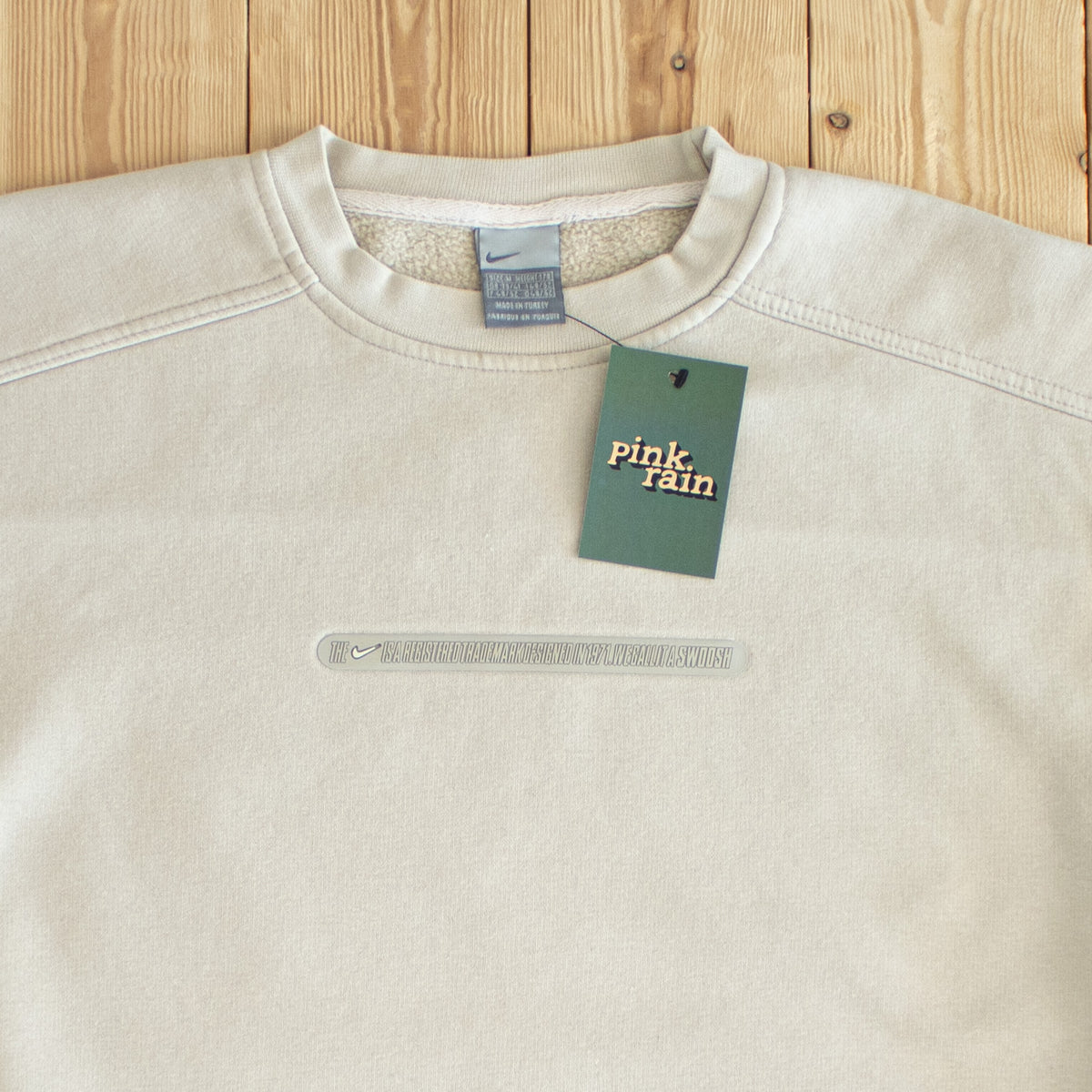 (M) Nike 'We Call It A Swoosh" Y2K Sweatshirt Beige
