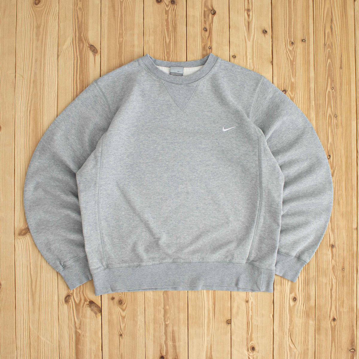 (S) Nike Vintage Essential Embroidered Sweatshirt Gray