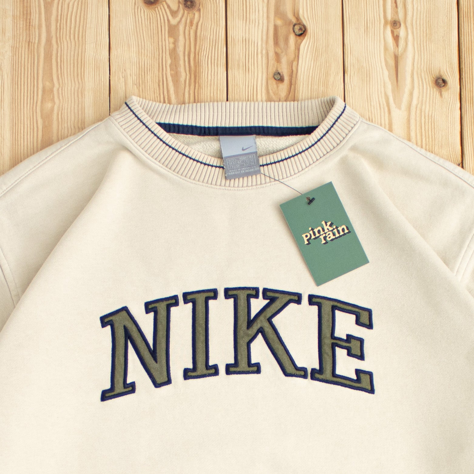 (L) Vintage Nike Spell Out Embroidered Sweatshirt