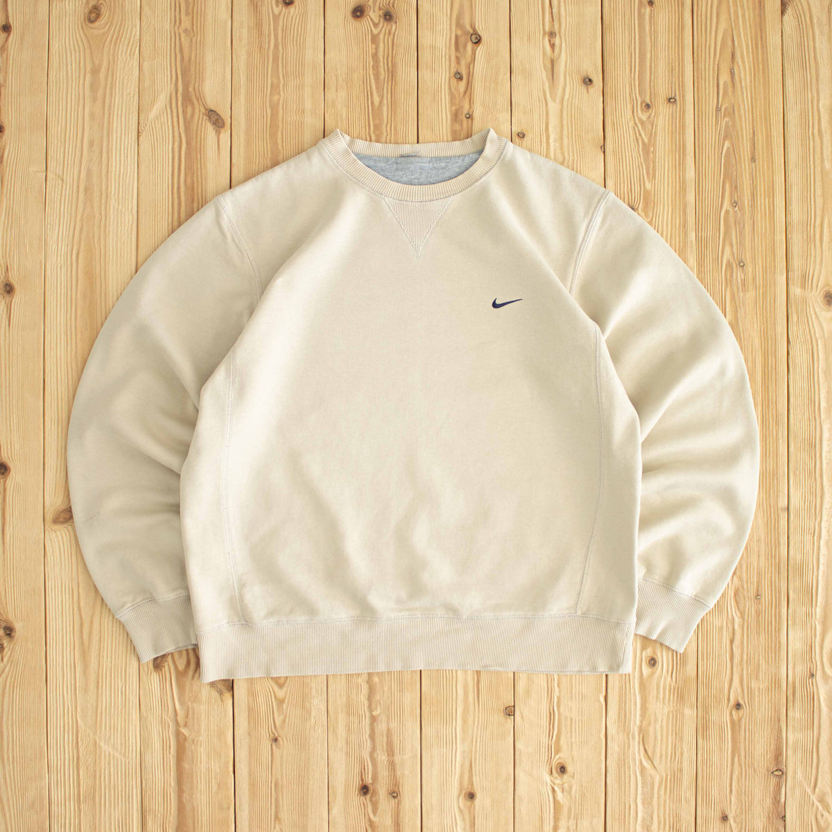 (M) Nike Vintage Essential Embroidered Sweatshirt Beige