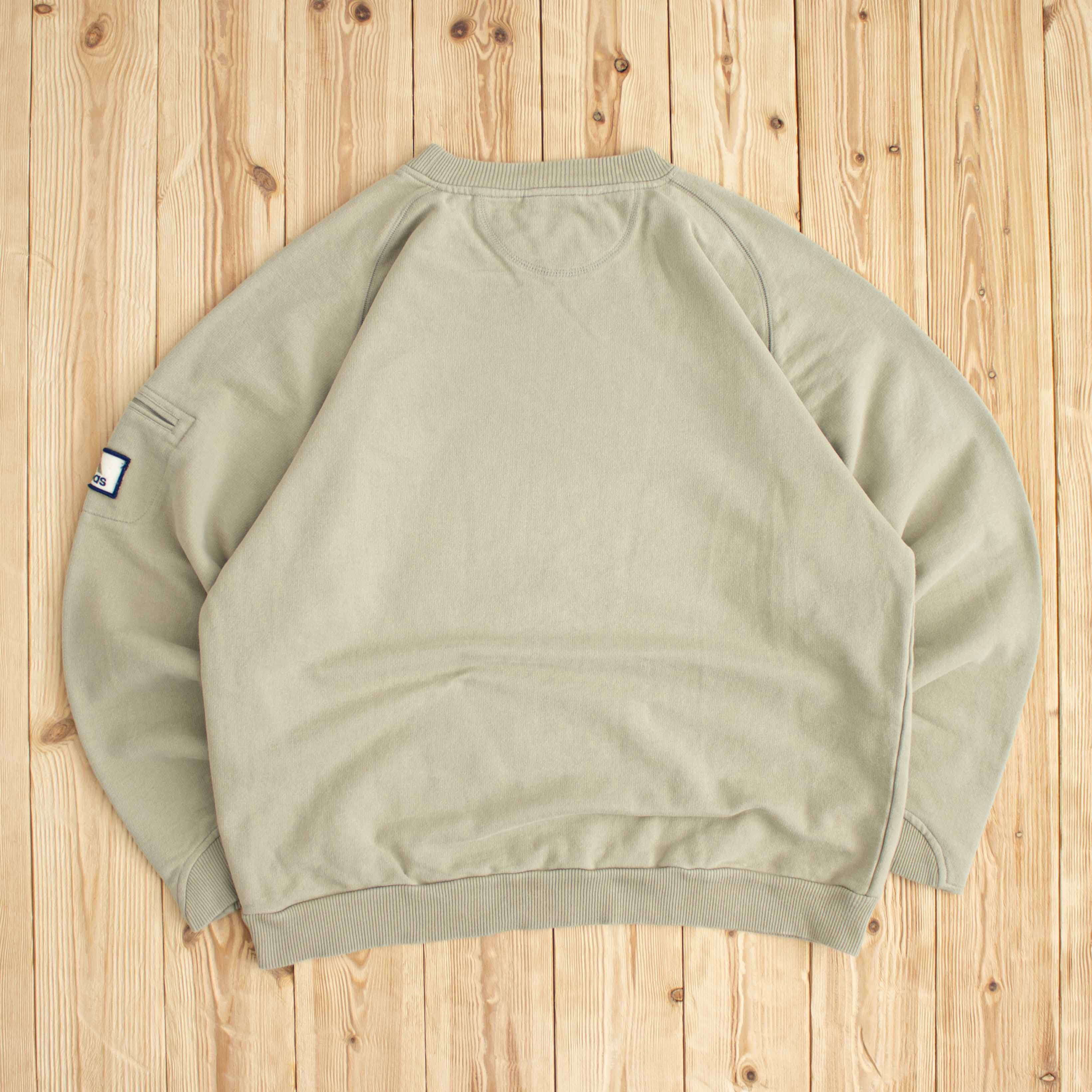 (M) Vintage Adidas Essential Embroidered Sweatshirt