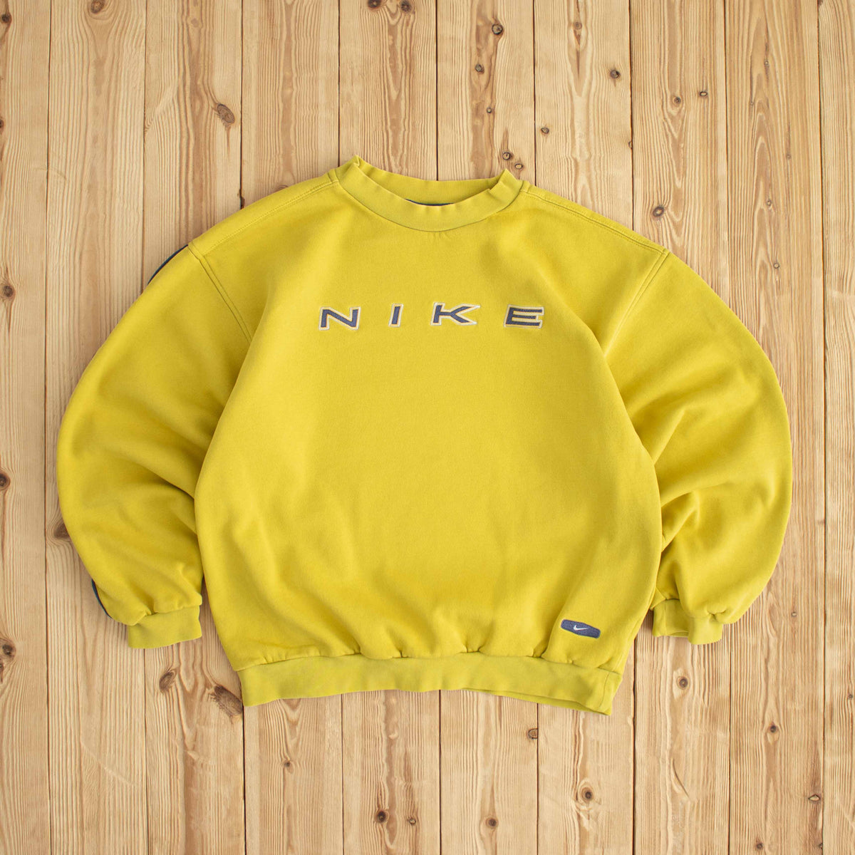 (S/M) Nike Spell Out Vintage Embroidered Sweatshirt Yellow