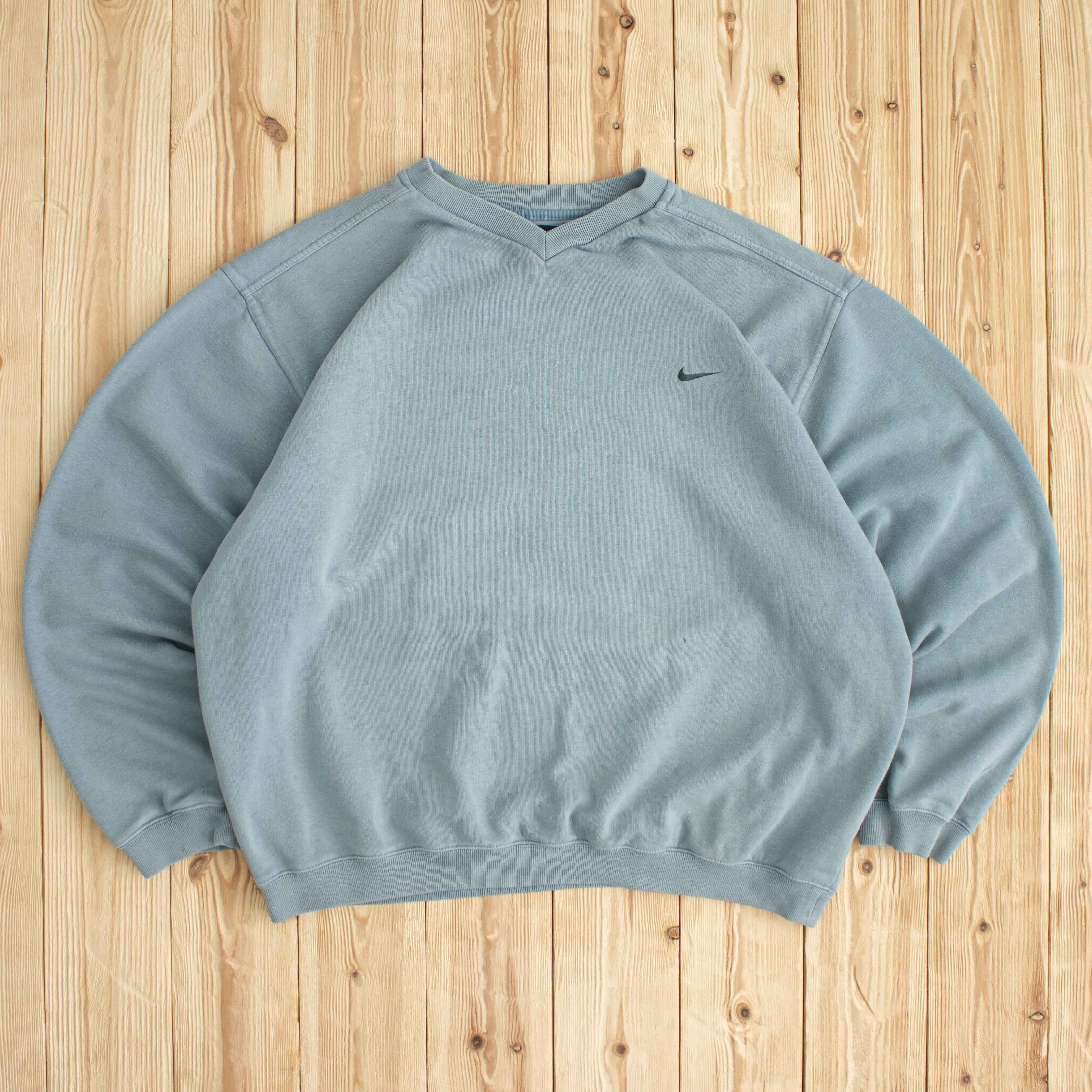 (L) Vintage Nike Essential Embroidered Sweatshirt