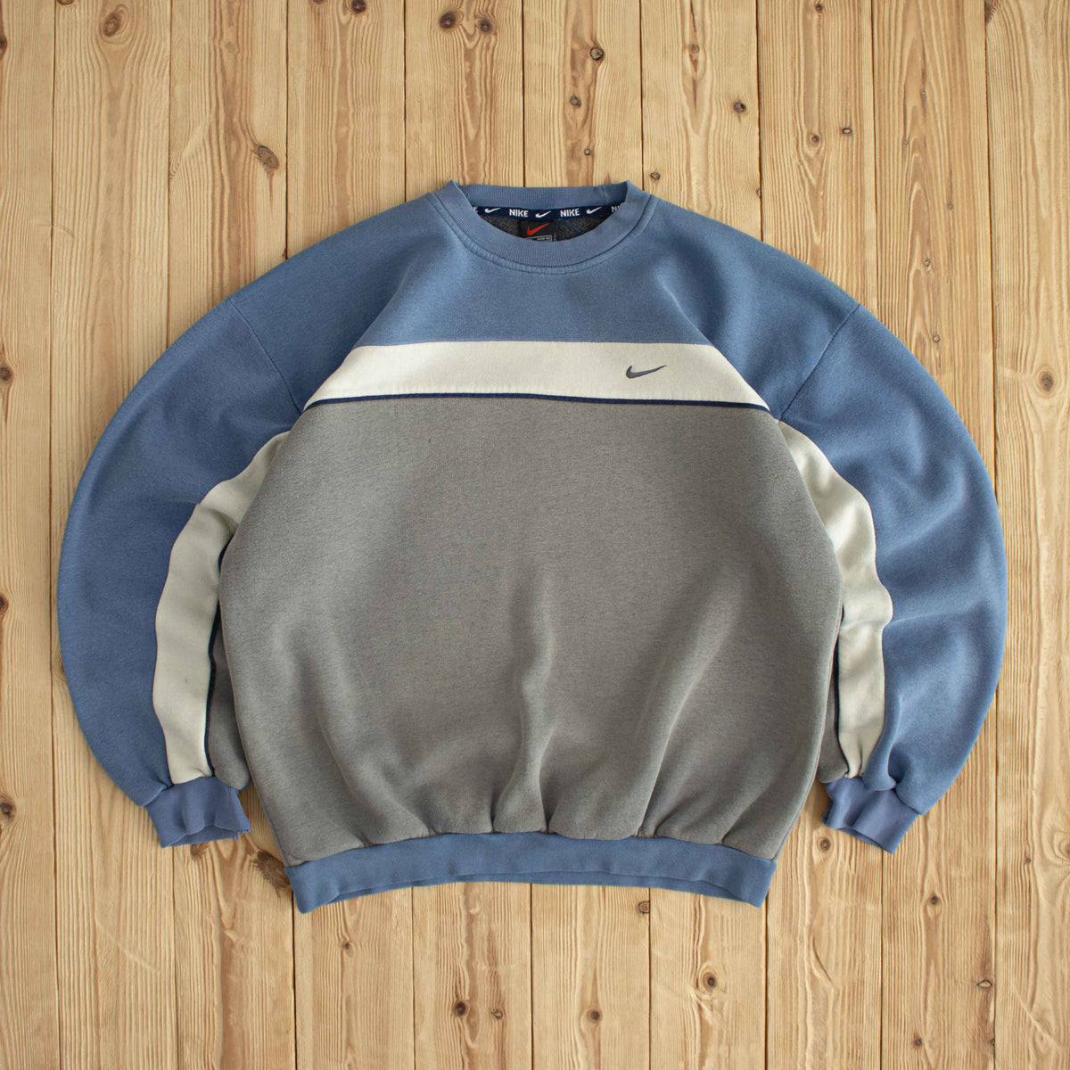 (L) Nike Vintage Essential Embroidered Sweatshirt Blue Gray