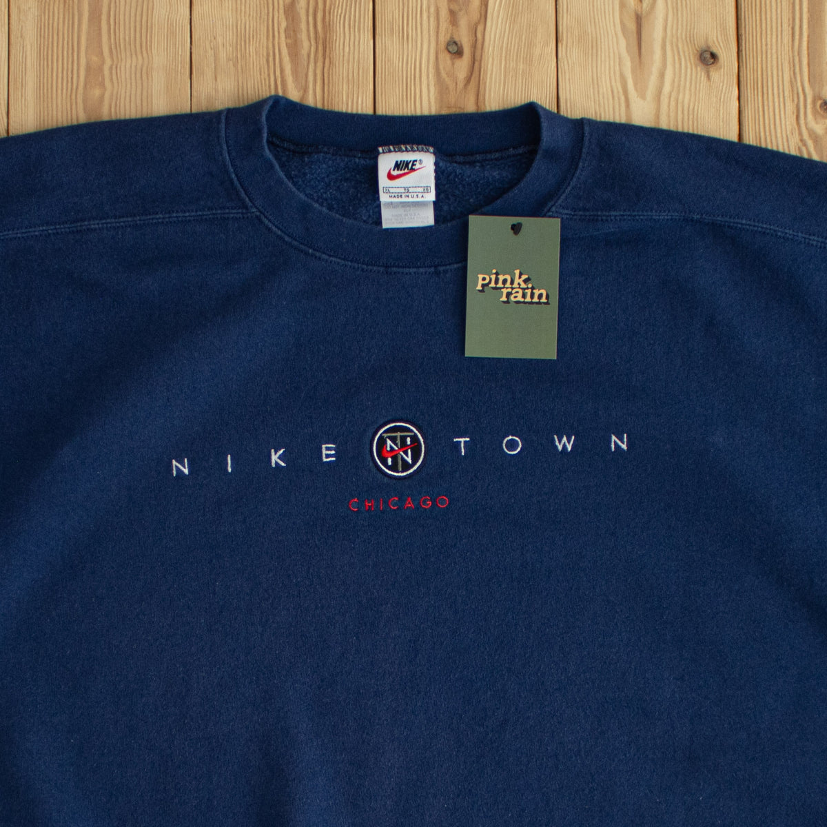 (XL) Nike Town Chicago Vintage Embroidered Sweatshirt Blue