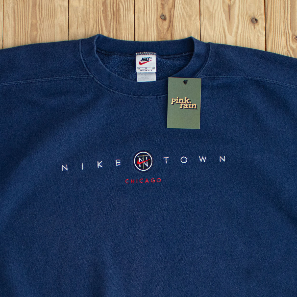 (XL) Nike Town Chicago Vintage Embroidered Sweatshirt Blue