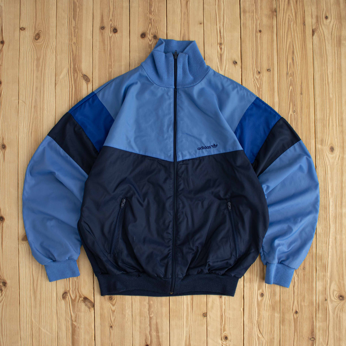 (L) Adidas Vintage Embroidered Jacket Blue