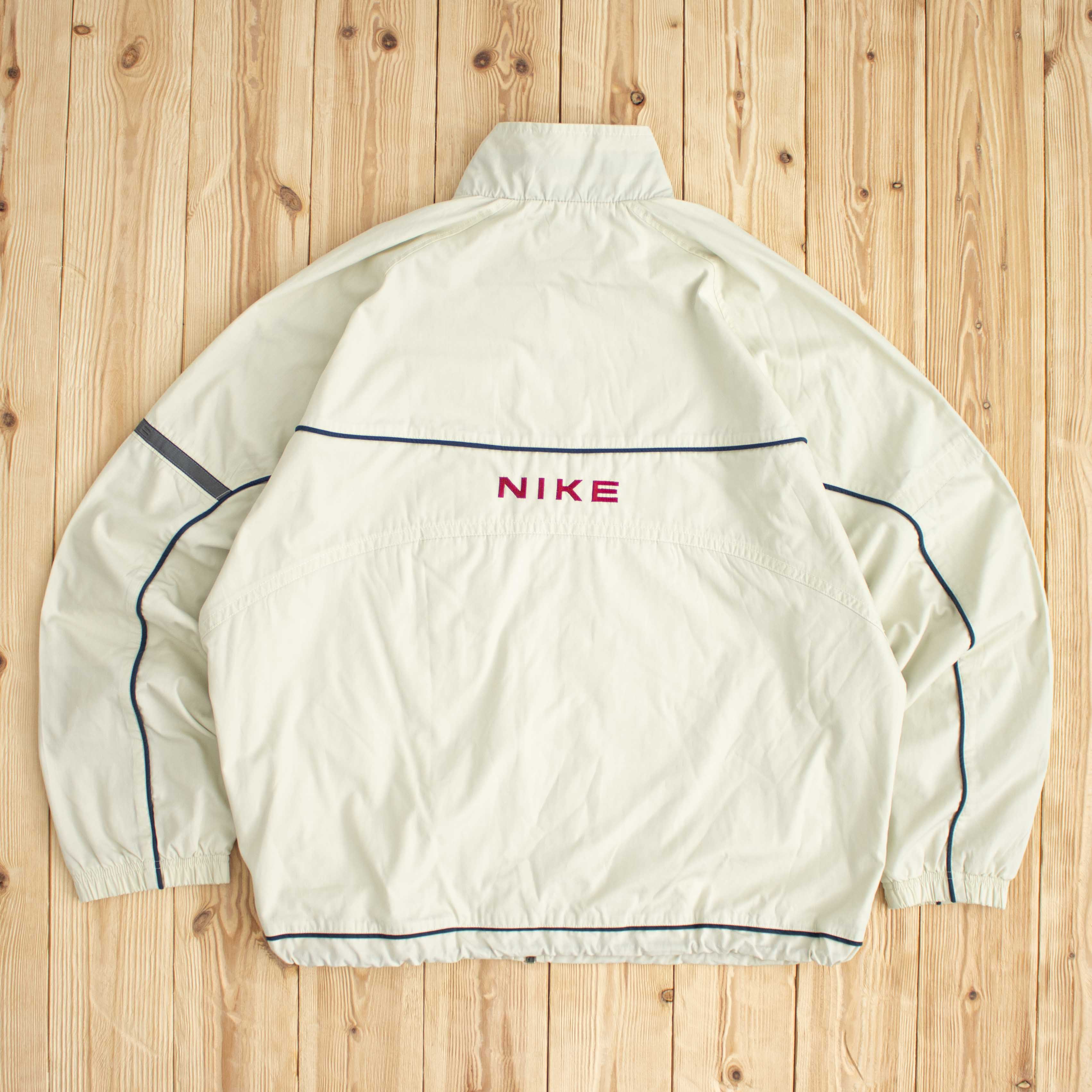 (L) Vintage Nike Spell Out Embroidered Jacket