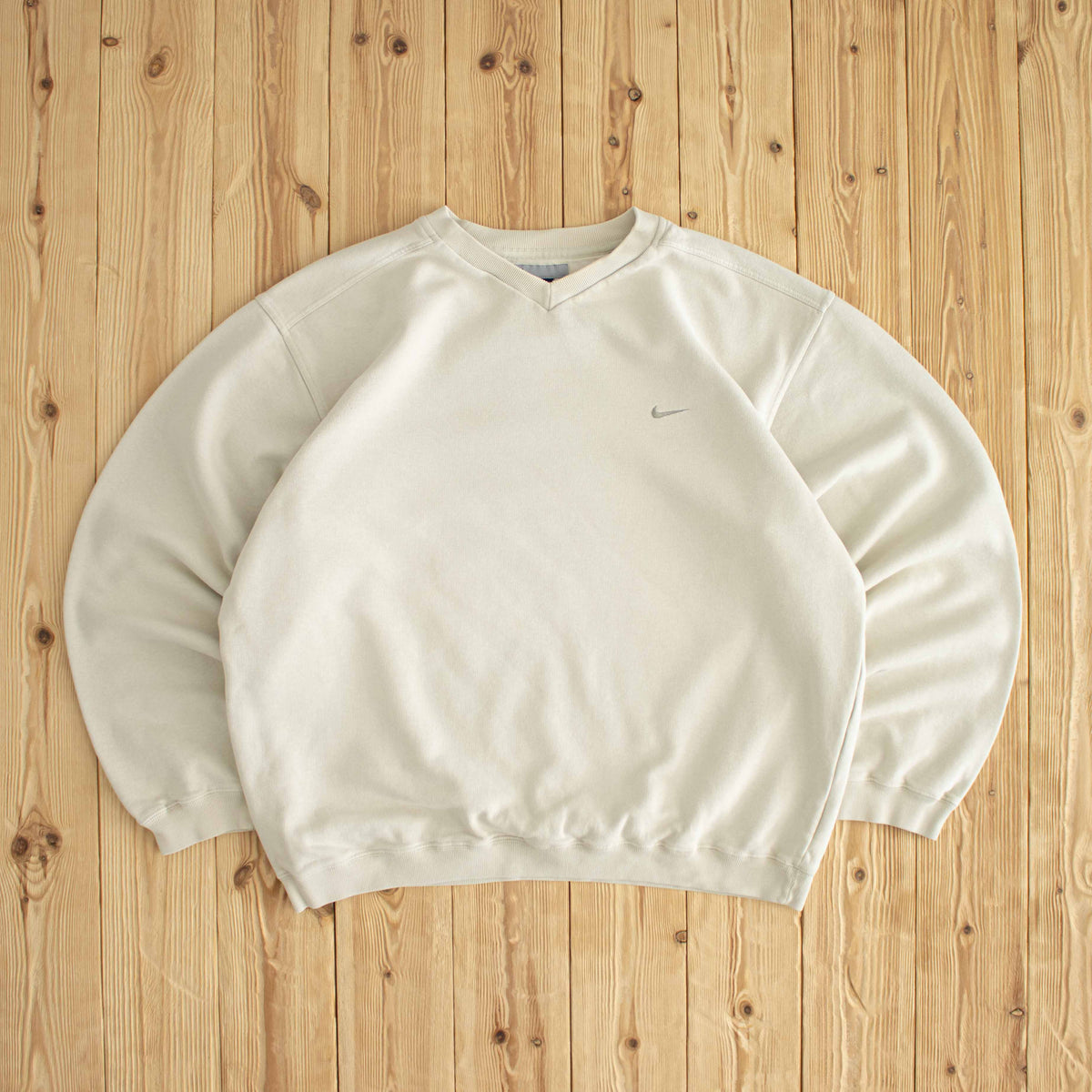 (L) Nike Essential Vintage Embroidered Sweatshirt Beige