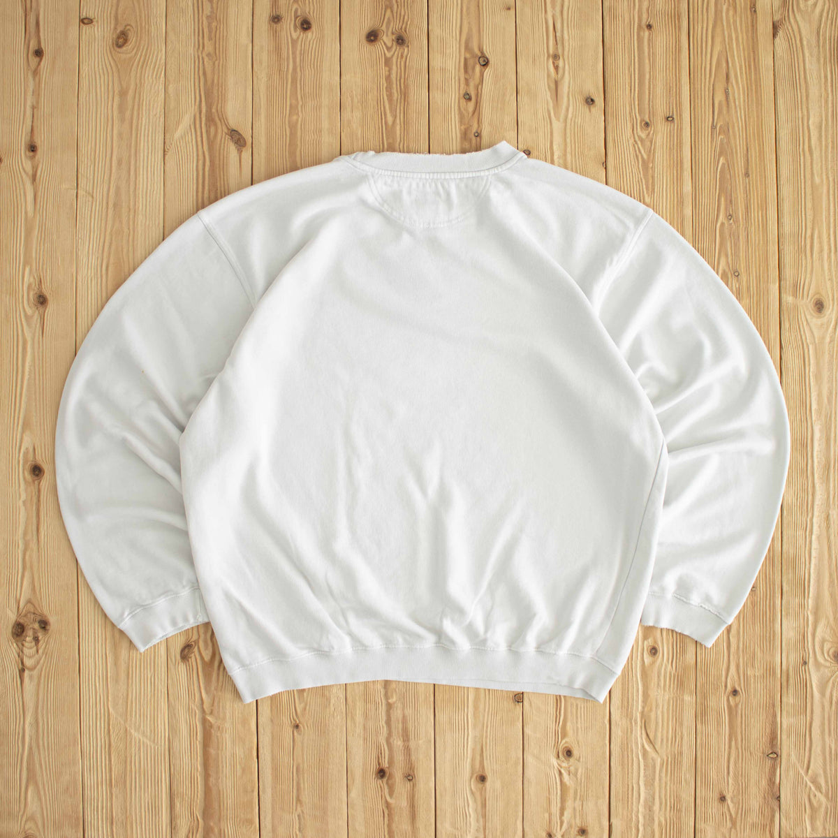 (L) Nike Vintage Essential Embroidered Sweatshirt White