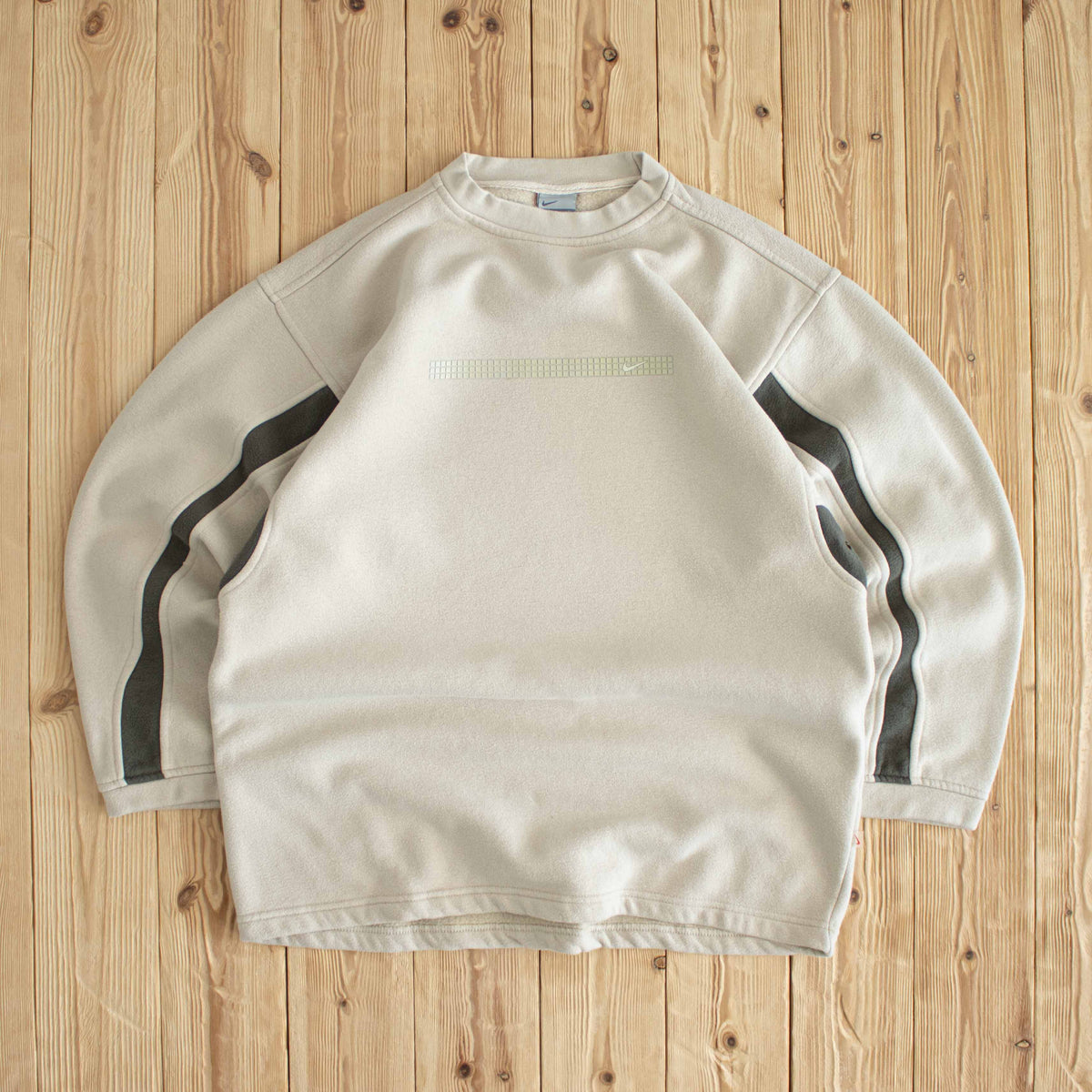 (M) Nike Swoosh Y2K Sweatshirt Beige