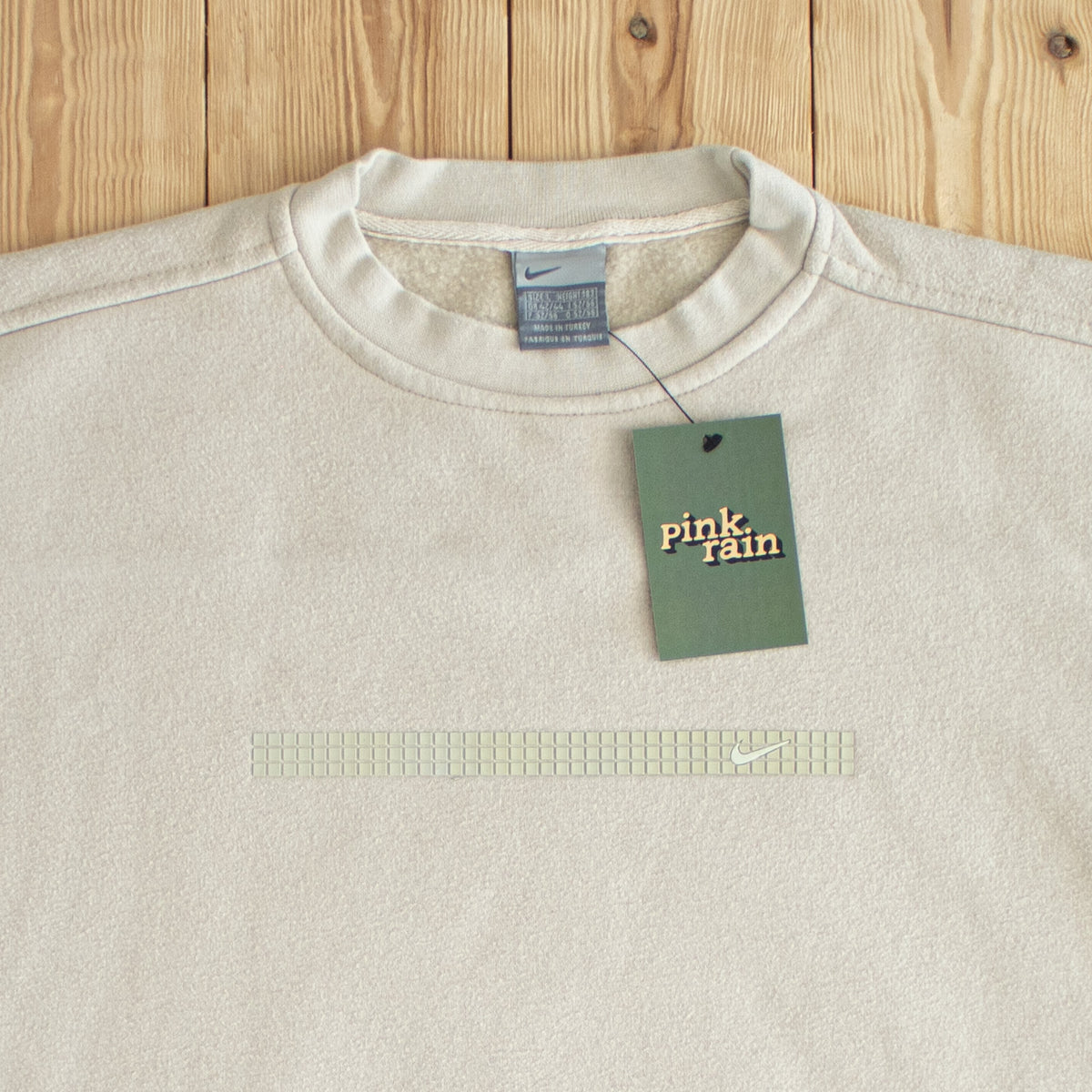 (M) Nike Swoosh Y2K Sweatshirt Beige