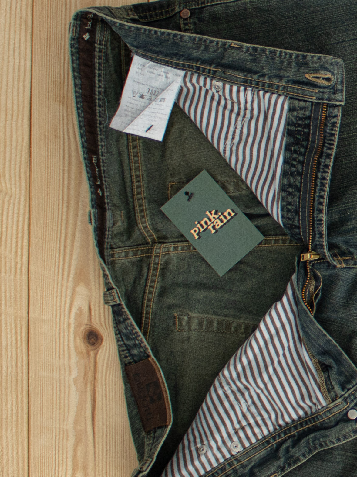 (W38/L32) Vintage Bugatti Jeans