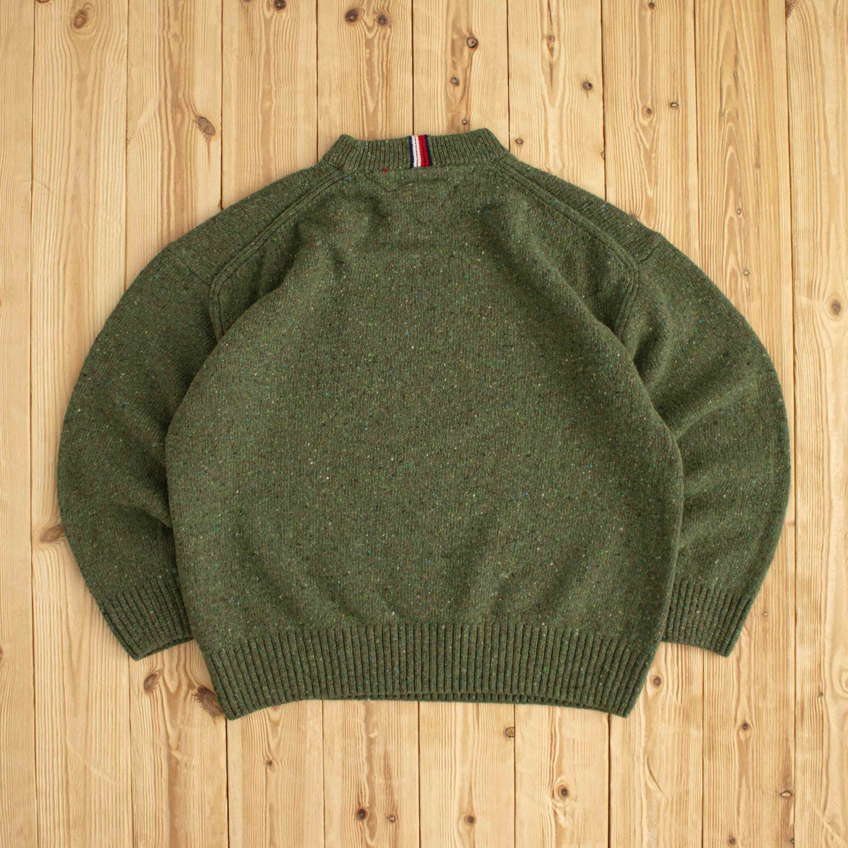 (M) Tommy Hilfiger New York City Vintage Embroidered Sweater Green