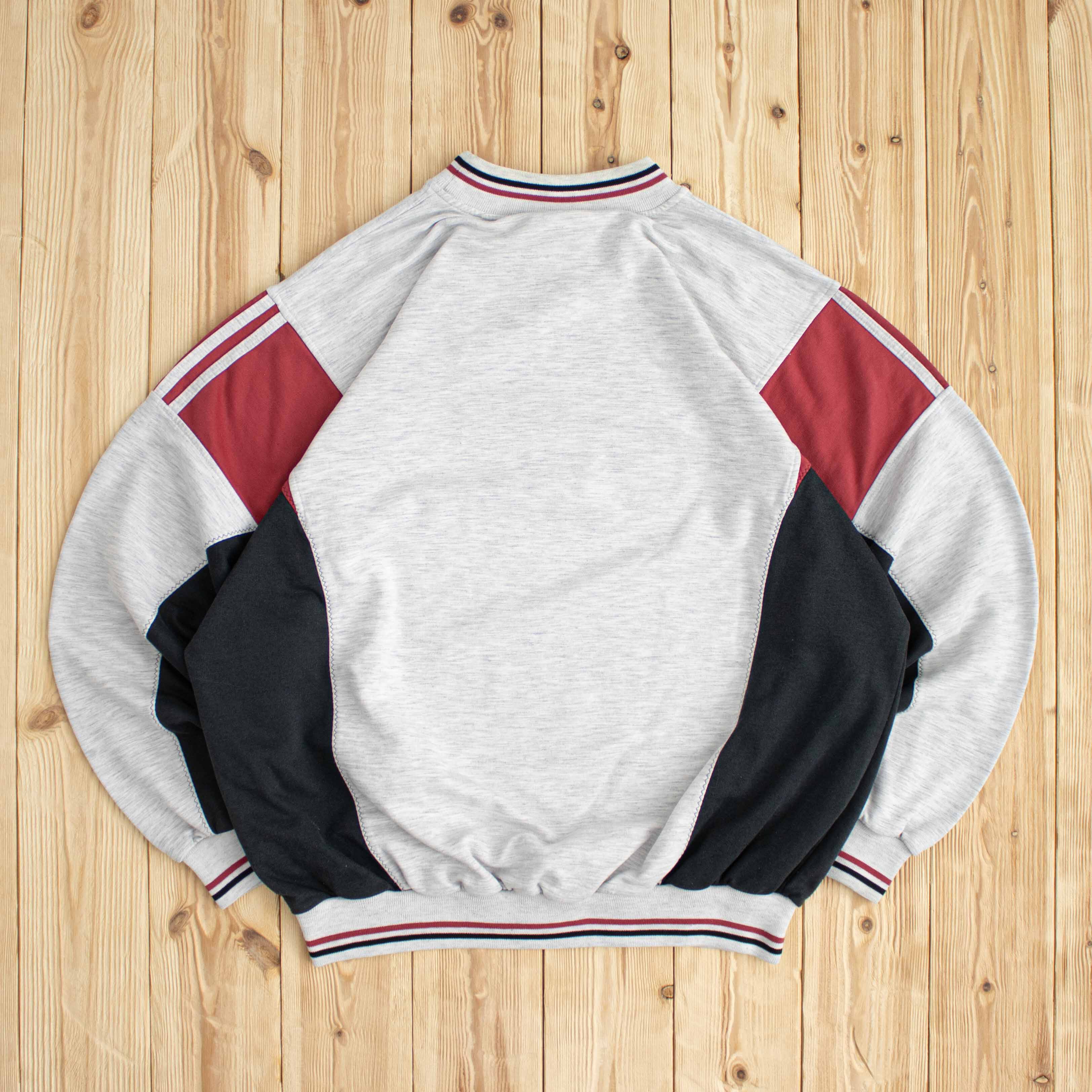 (L) Vintage Adidas Trademark Embroidered Sweatshirt