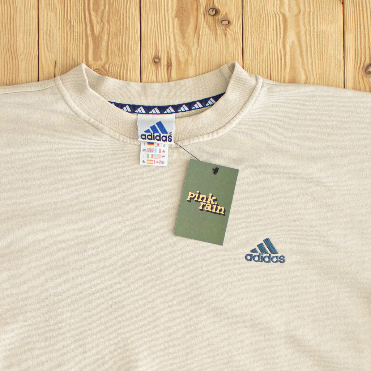 (L) Adidas Vintage Essential Embroidered Sweatshirt Beige
