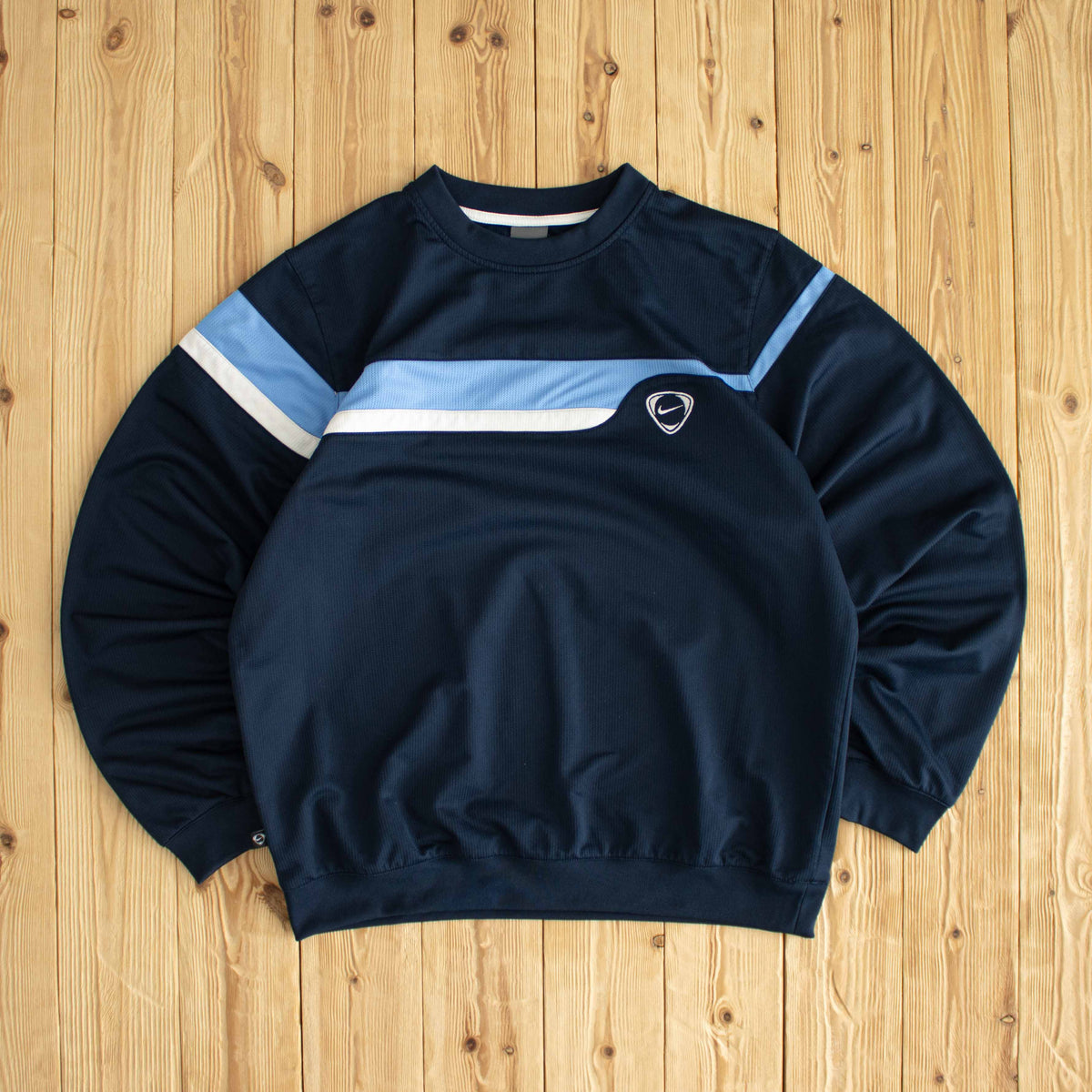 (L) Nike Vintage Essential Embroidered Sweatshirt Blue