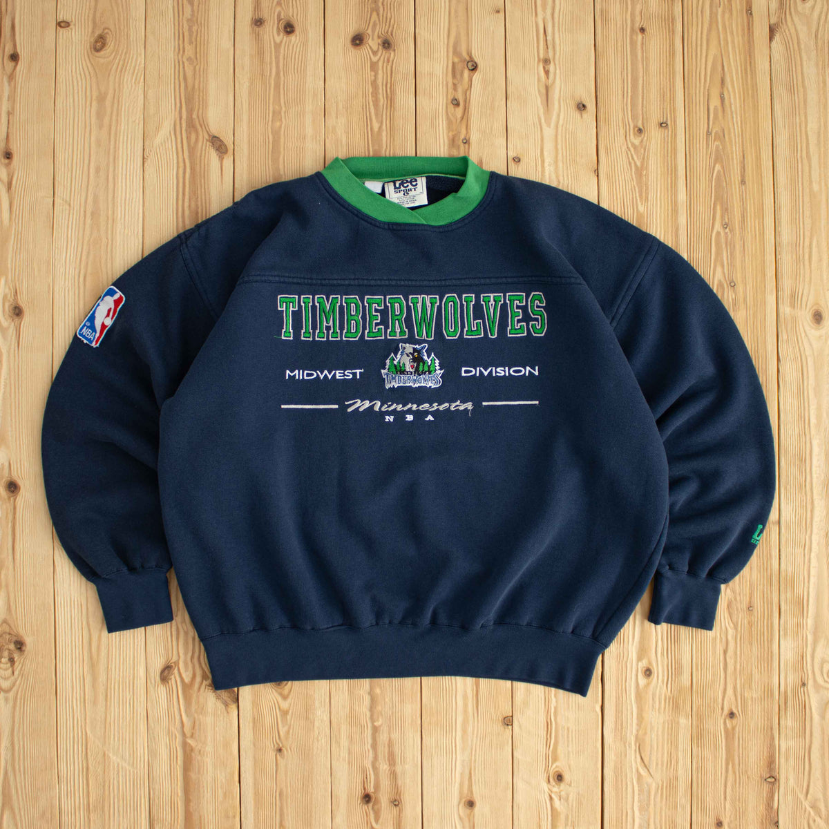 (L) Lee NBA Minnesota Timberwolves Vintage Embroidered Sweatshirt Blue