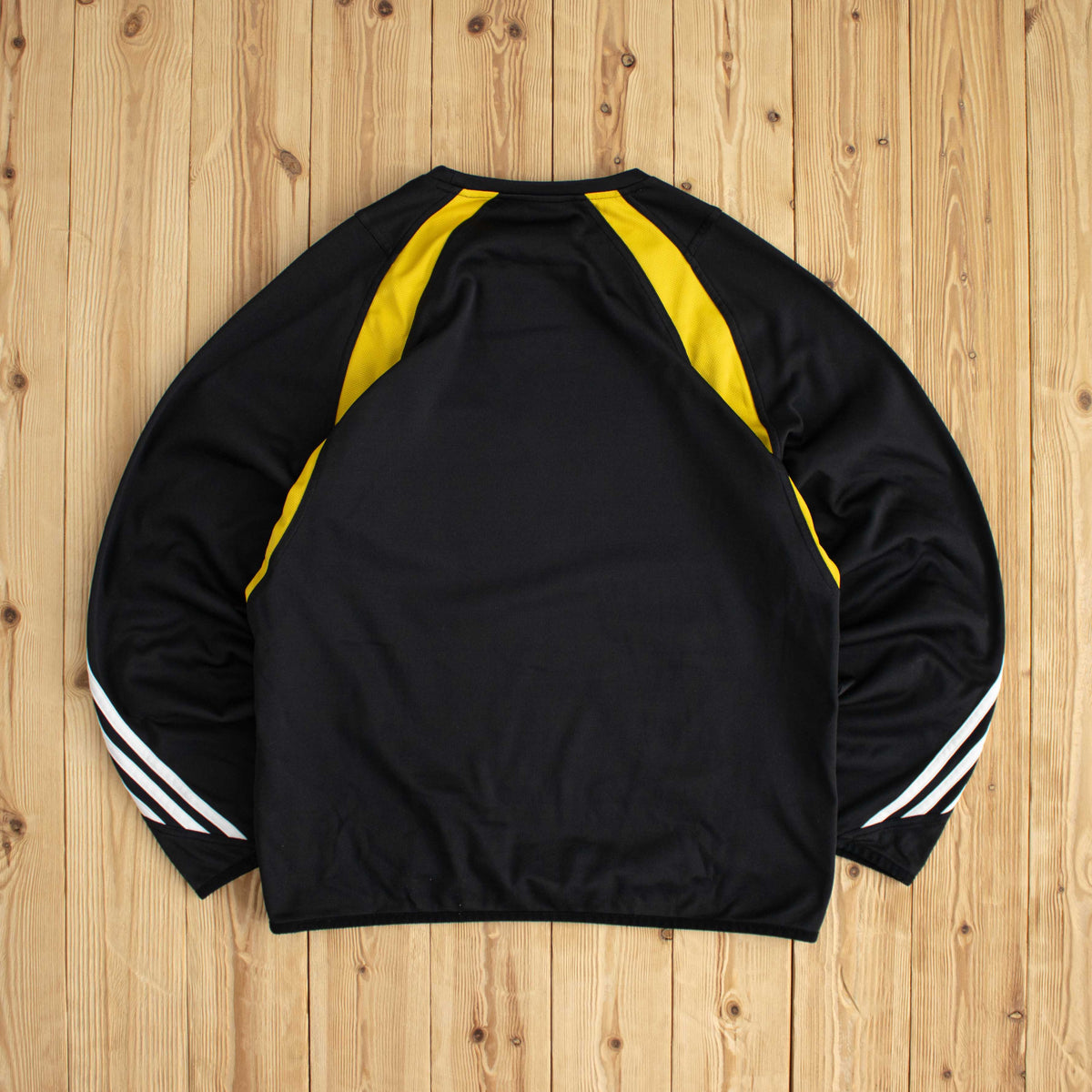 (M) Adidas Climawarm Center Logo Vintage Embroidered Light Top Black