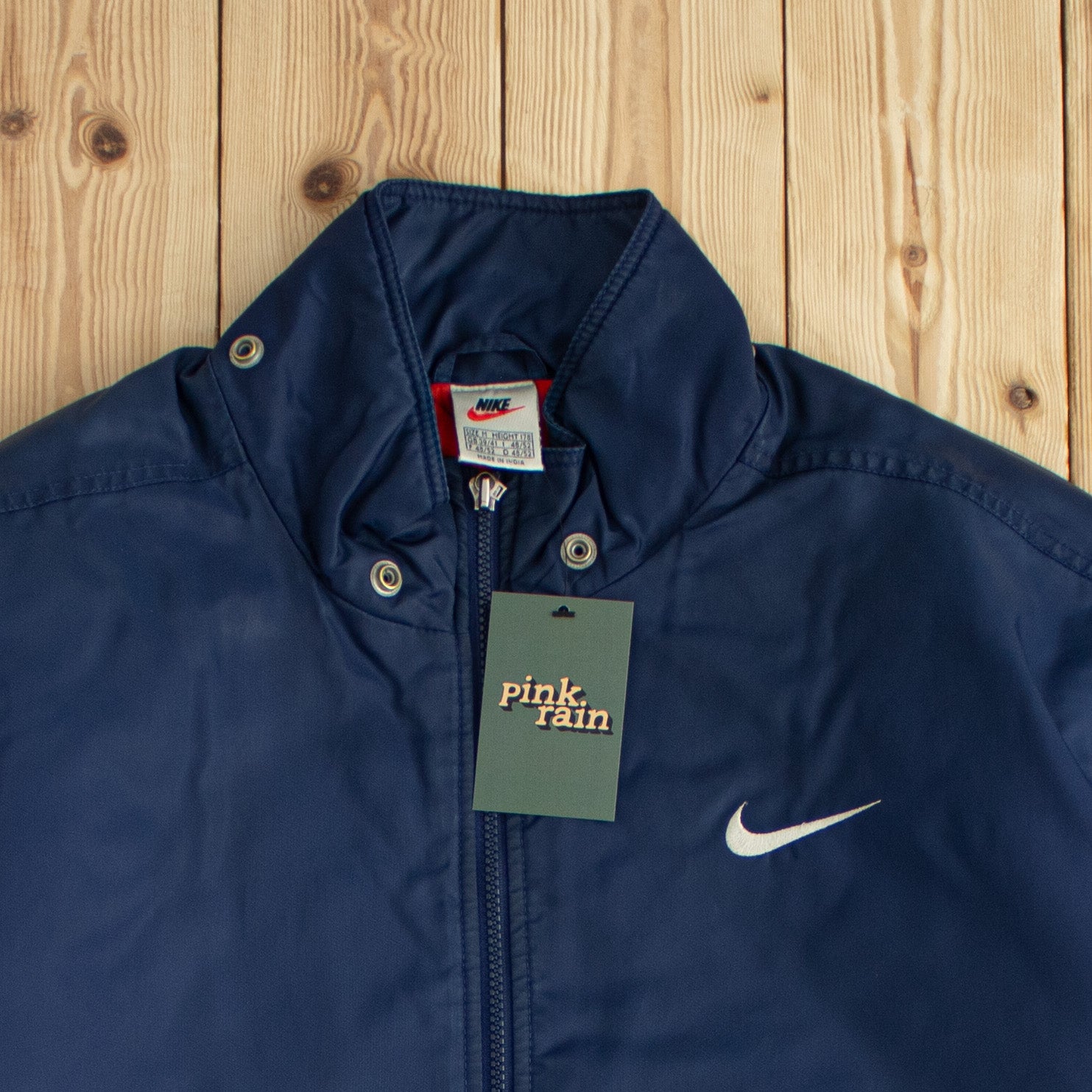 (L) Vintage Nike Essential Embroidered Puffer Jacket