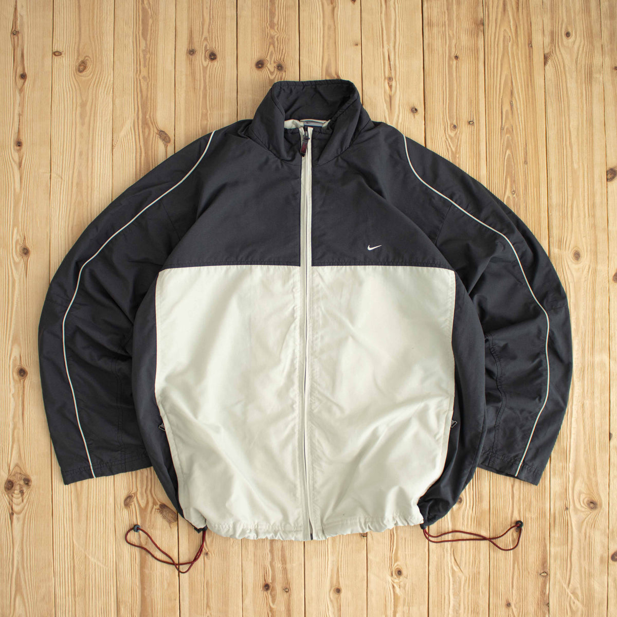 (XL) Nike Vintage Embroidered Jacket Gray Beige