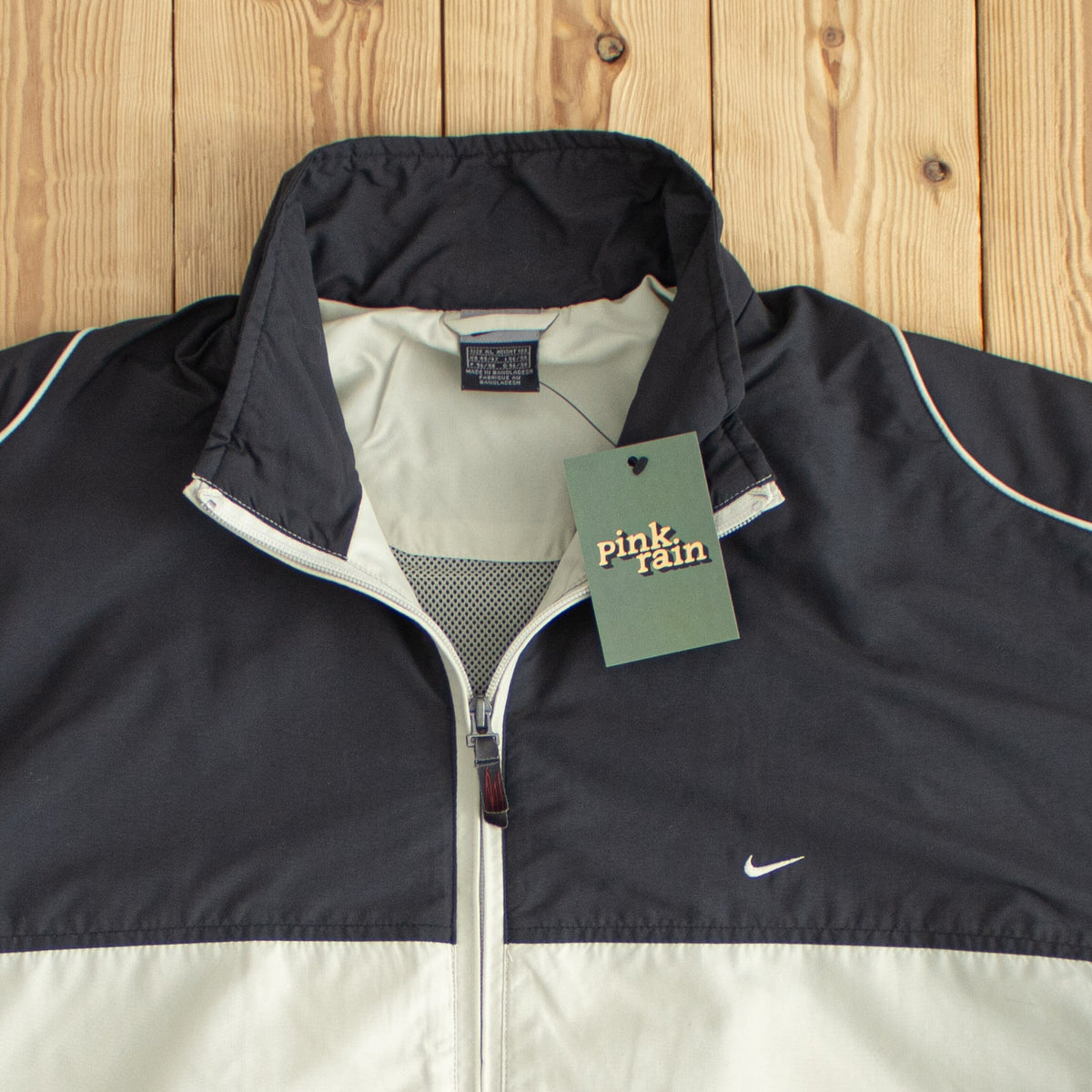 (XL) Nike Vintage Embroidered Jacket Gray Beige